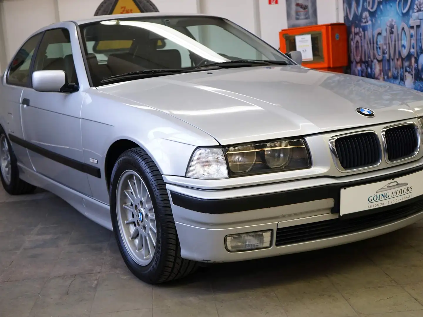 BMW 323 E36 323ti Compact aus 1. Hand Plateado - 2