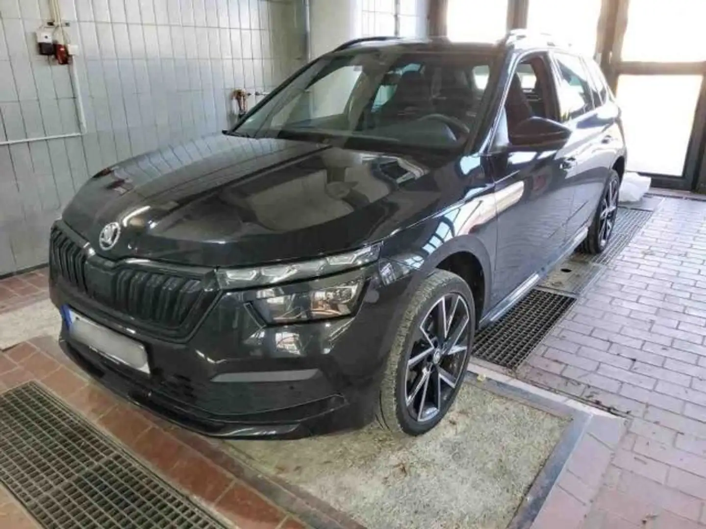 Skoda Kamiq 1.5TSI DSG MONTE CARLO LED+APP+SHZ+RFK+GRA Schwarz - 2