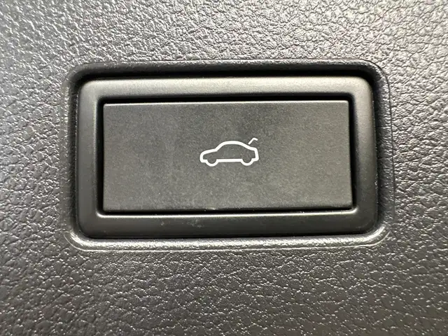 Volkswagen Passat view 9
