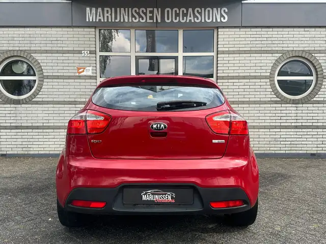 Kia Rio view 6