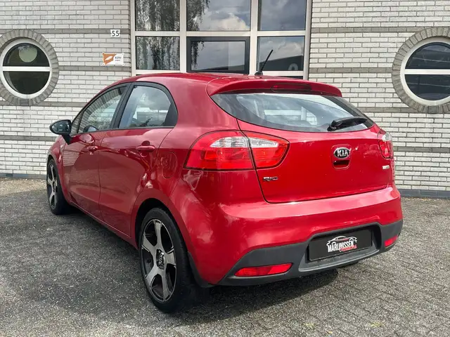 Kia Rio view 4