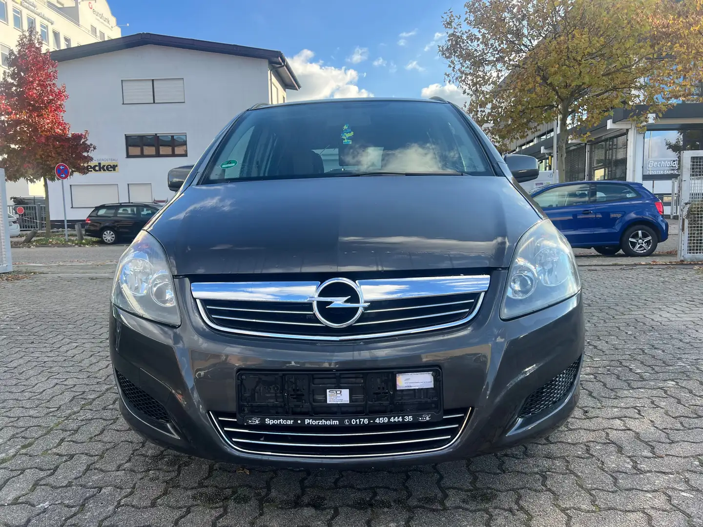 Opel Zafira Sport Grau - 1