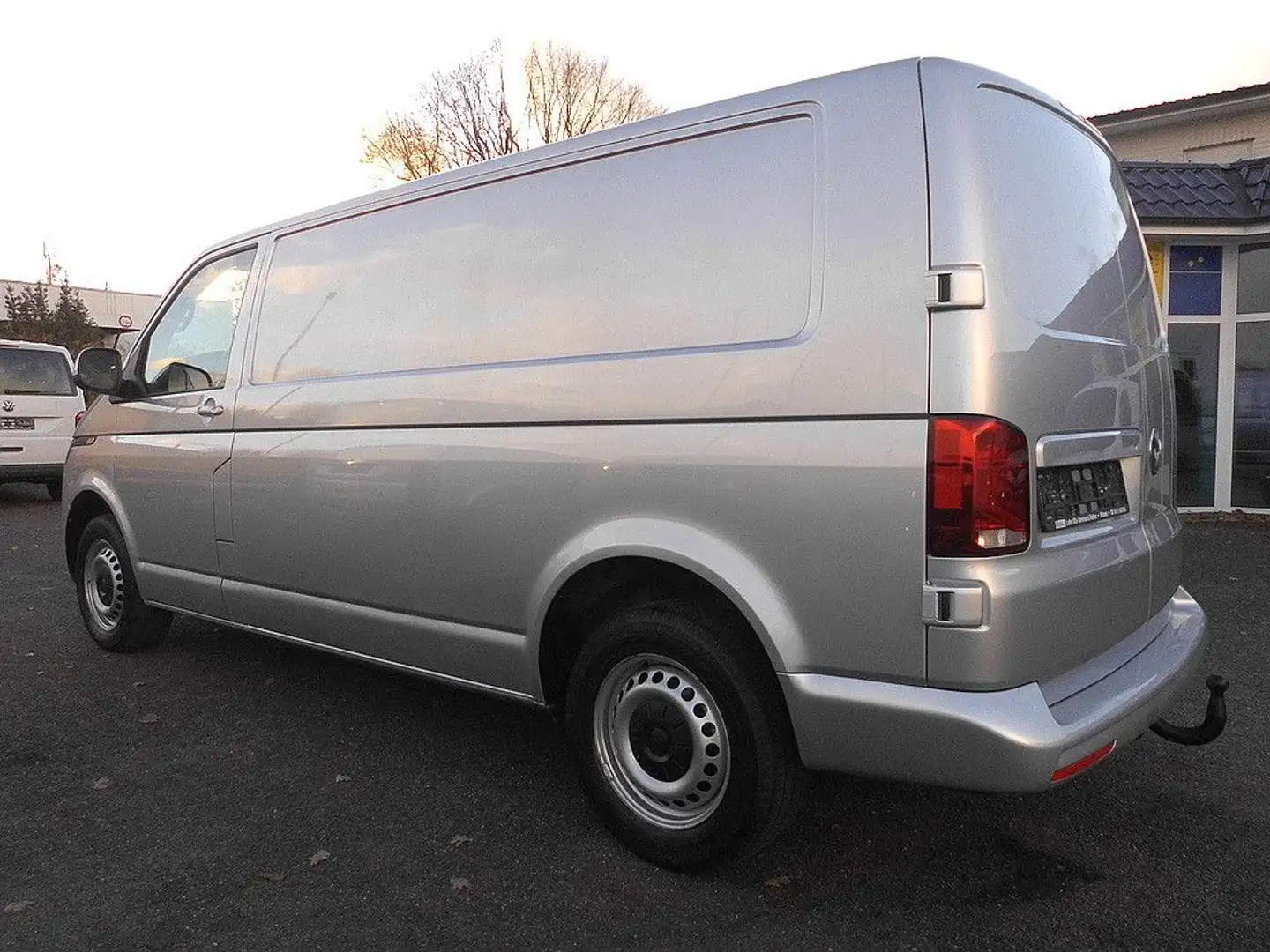 Volkswagen T6 Transporter T6.1 Transporter lang Navi 1.Hand Orig. 52tkm. Silber - 2