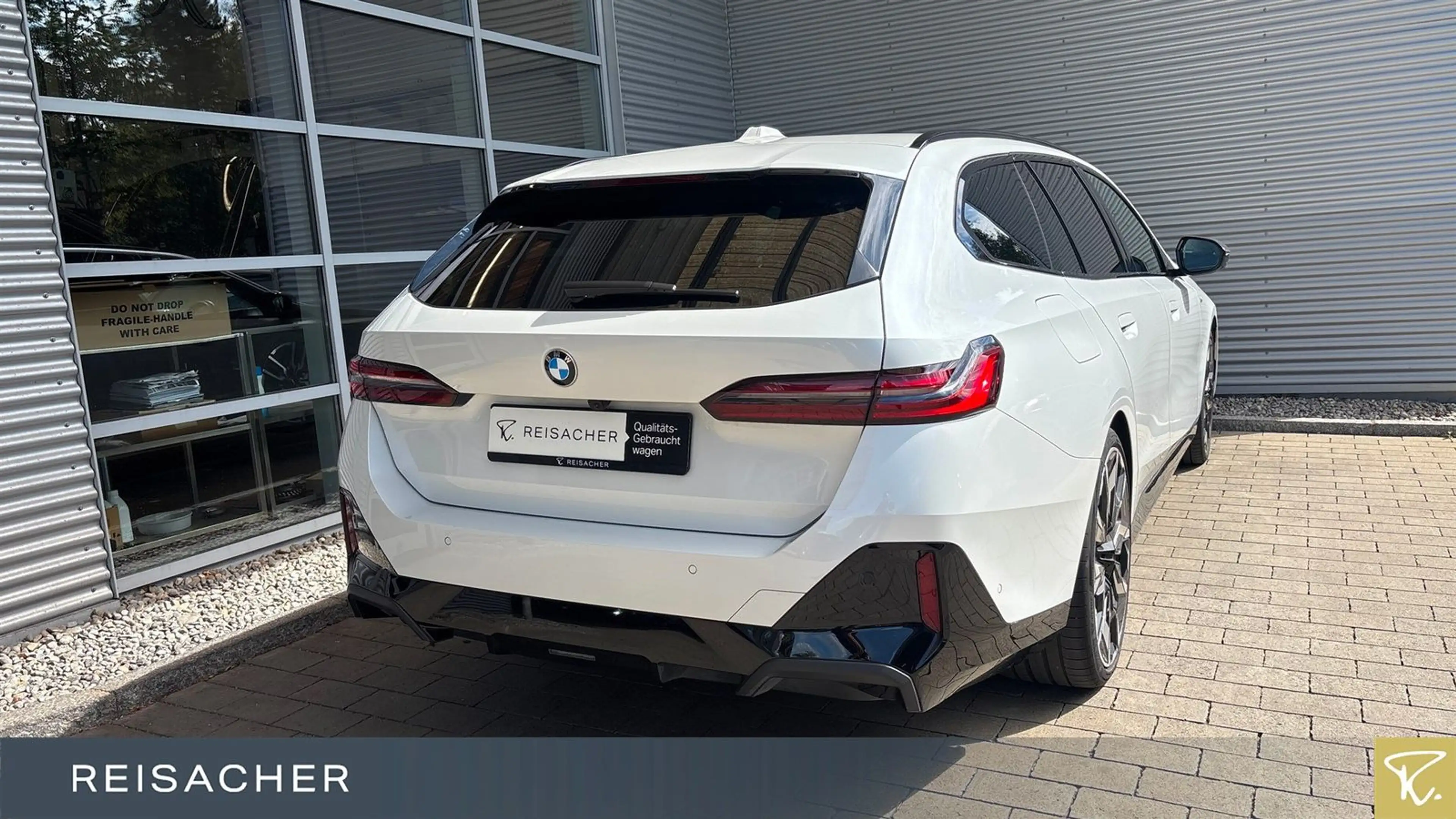 BMW 520 d A Tou M-Sport PRO AHK DAProf LM21" PAProf — photo 2