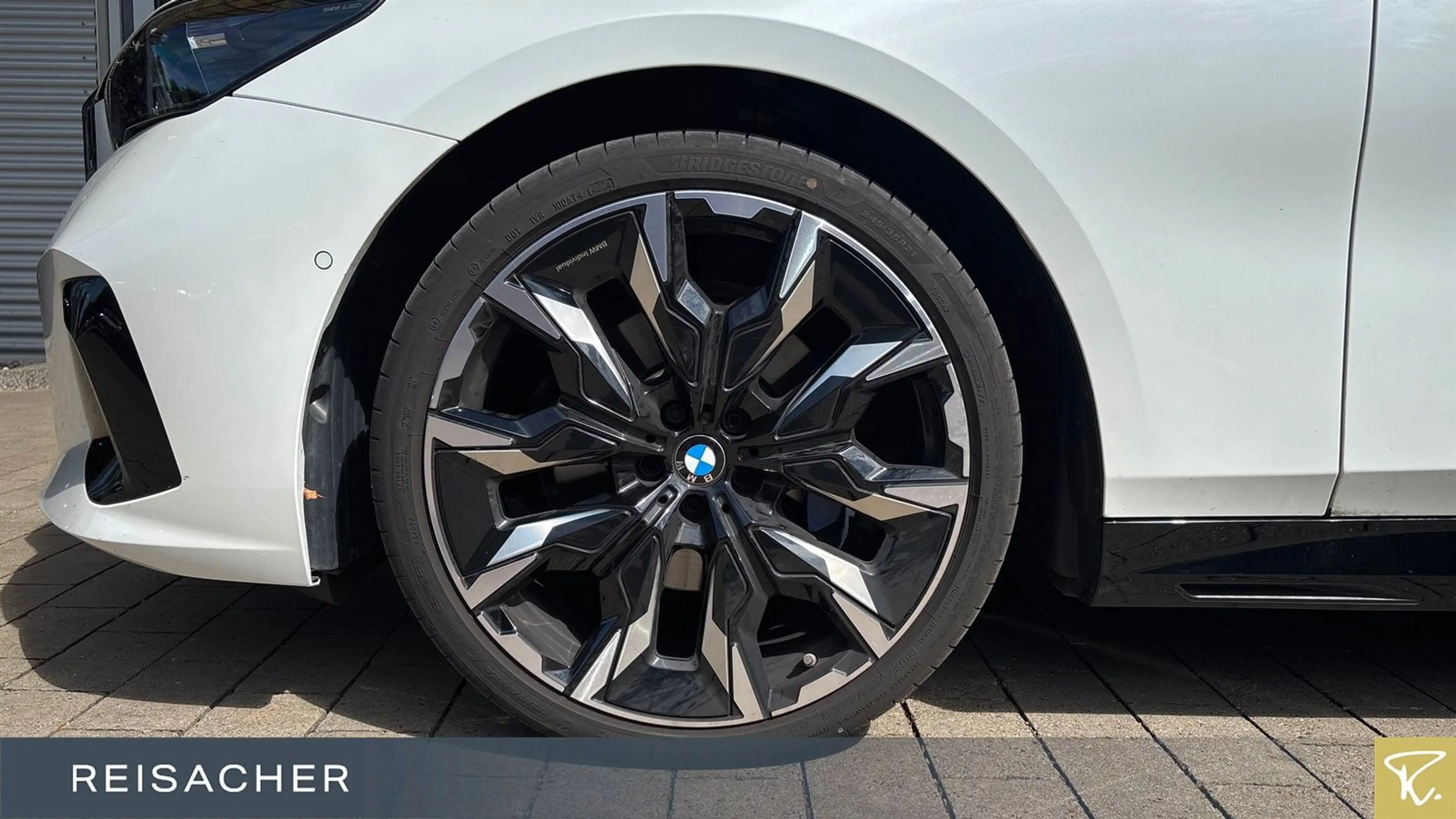BMW 520 d A Tou M-Sport PRO AHK DAProf LM21" PAProf — photo 3