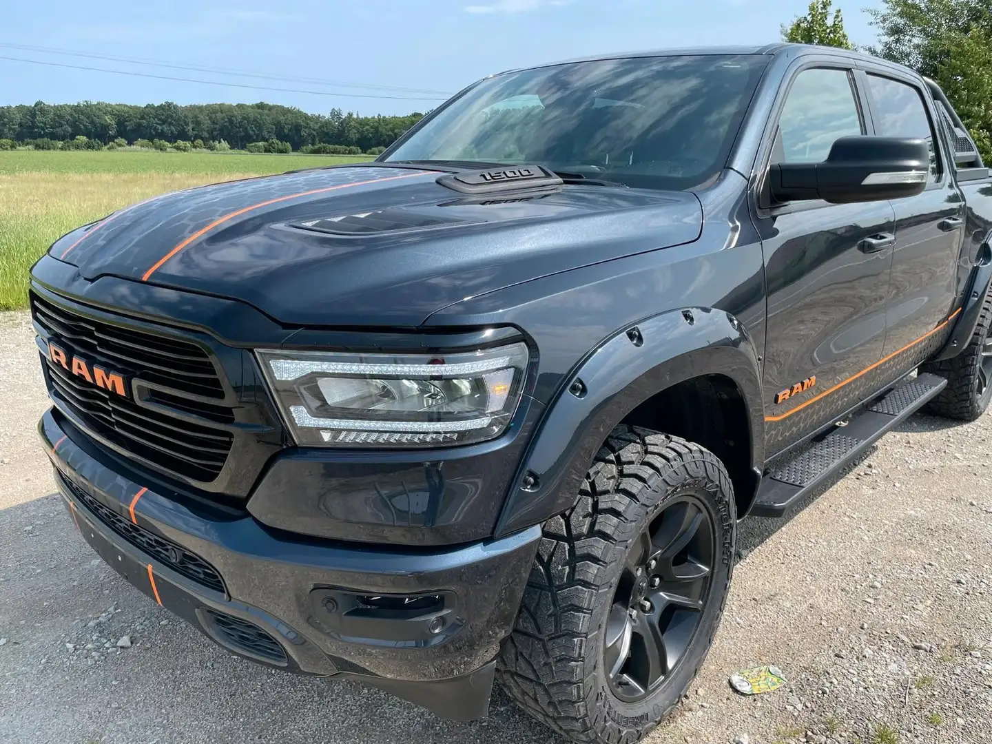 Dodge RAM 1500 5.7l 4x4 Gen5 Sport Off-Road Höherlegung Grau - 1