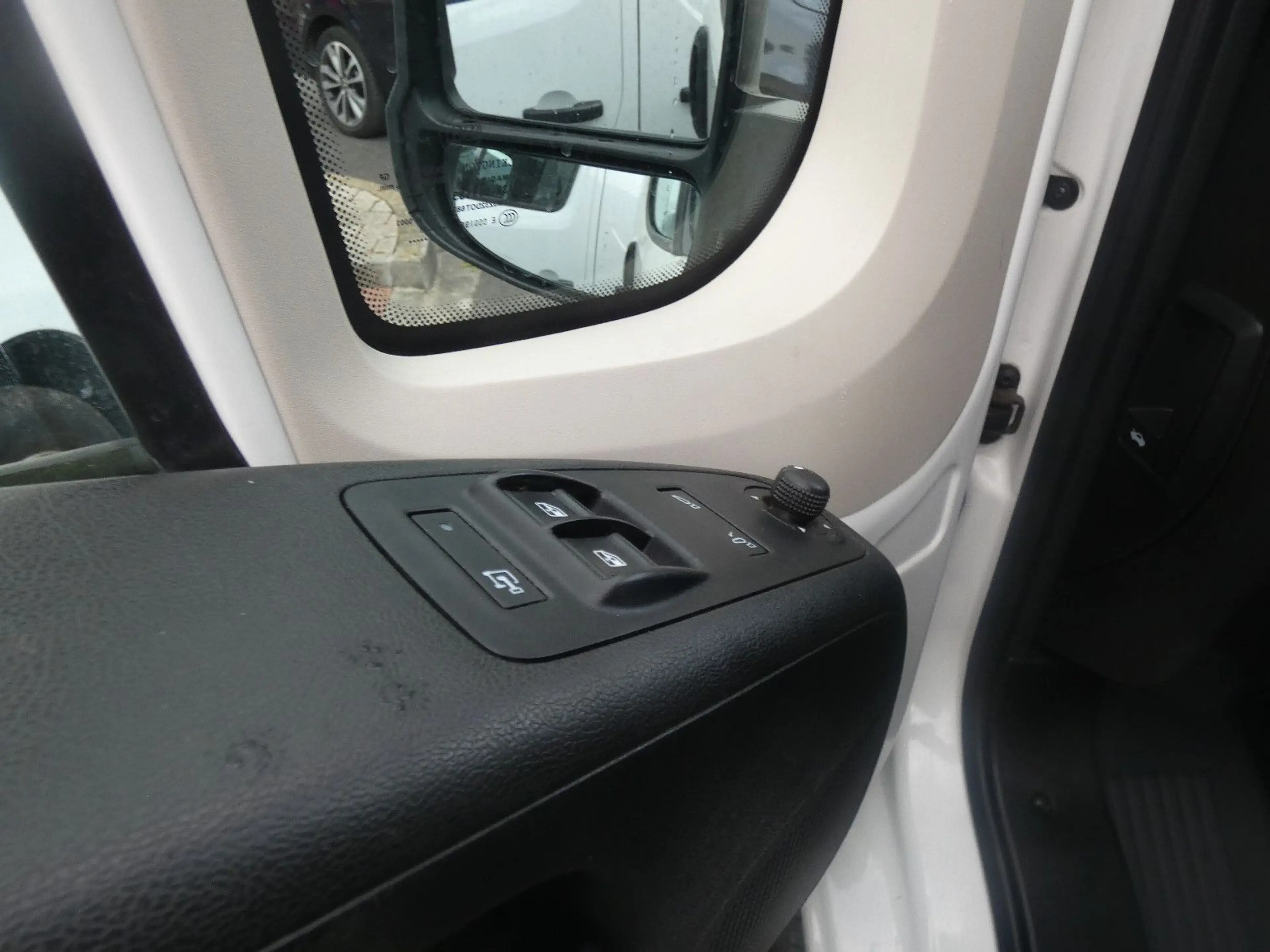 Peugeot Boxer Kasten Hochraum 333 L2H2 Premium BlueHDi 1 — photo 10