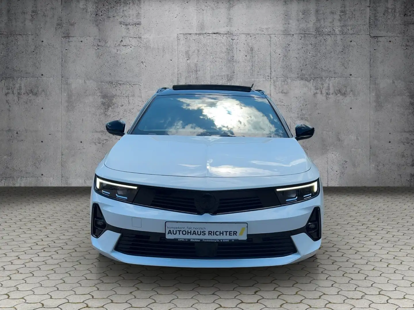 Opel Astra ST Ultimate AHZV, GLASDACH, PIXEL-LED, AGR Weiß - 2