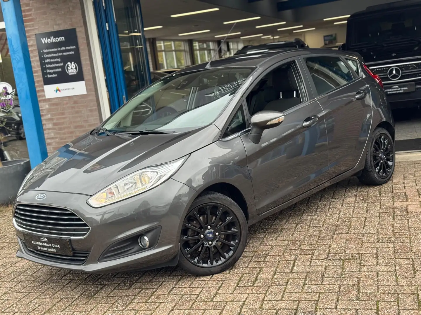 Ford Fiesta 1.0 EcoBoost Titanium Grijs 2015 AIRCO LM NAP! Grijs - 2