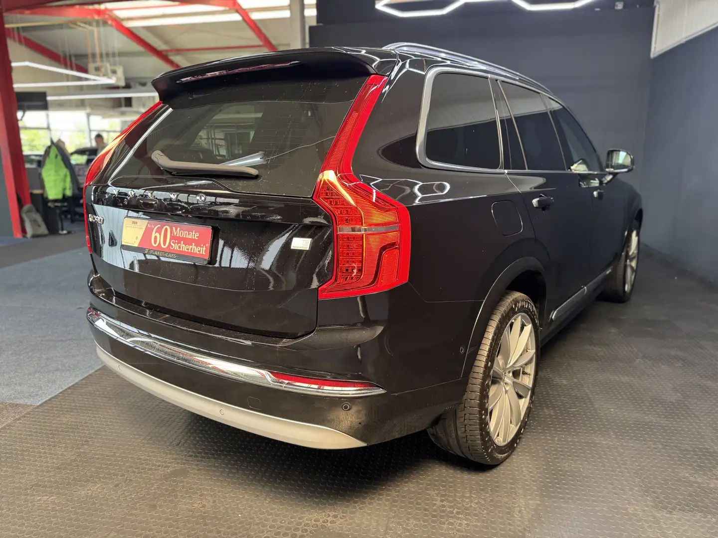 Volvo XC90 Plus Bright Recharge Plug-In Hybrid AWD Noir - 2