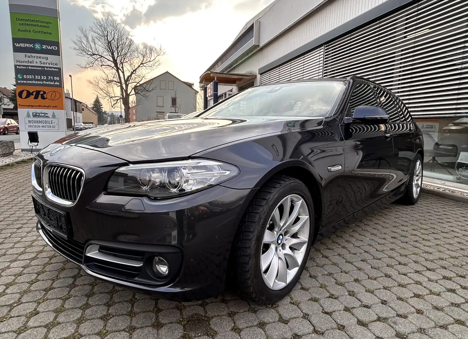 BMW 520 520 d xDrive Grau - 1