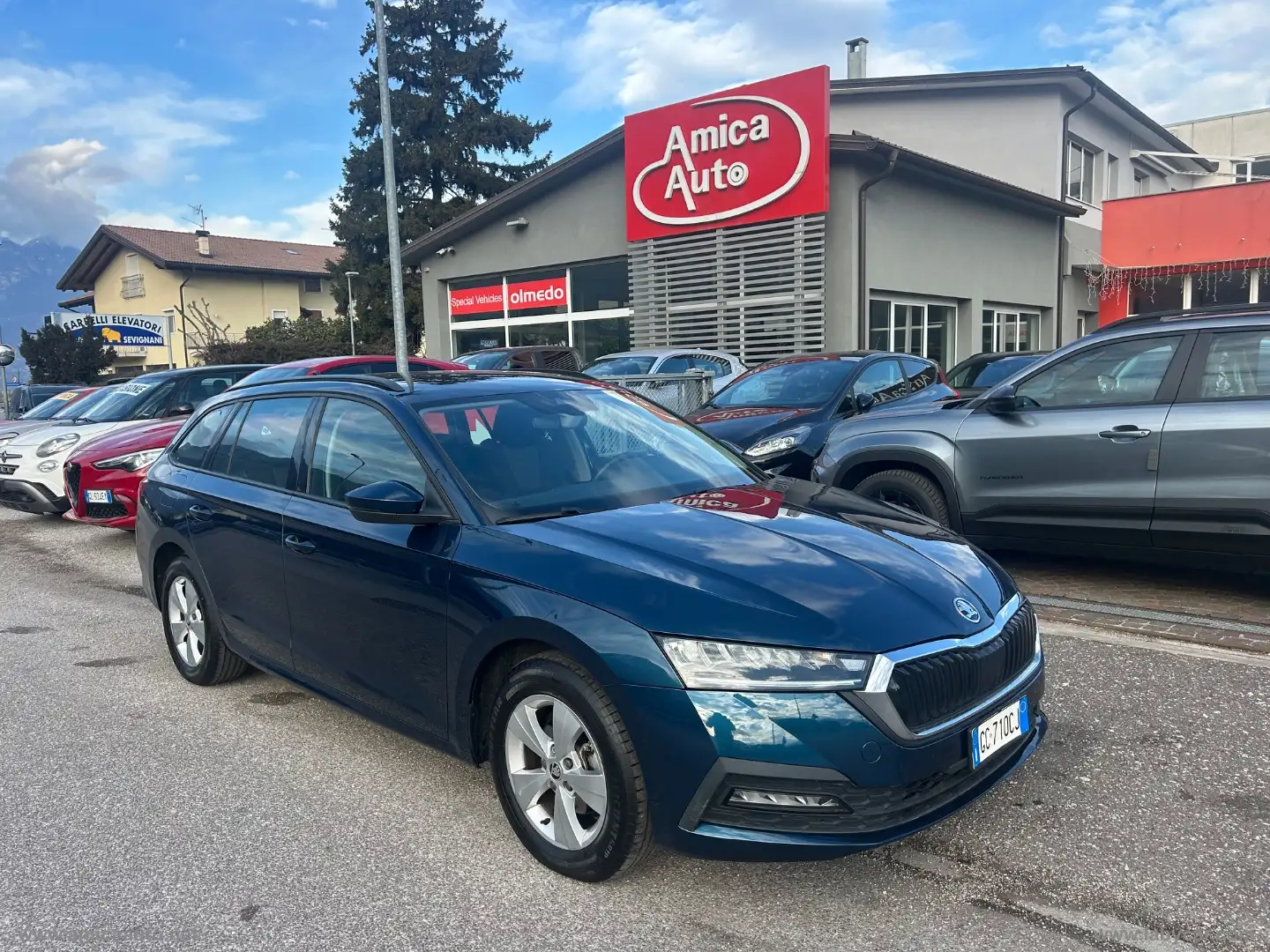 Skoda Octavia 2.0 TDI SCR 150CV DSG Wag. Exec. Blau - 2