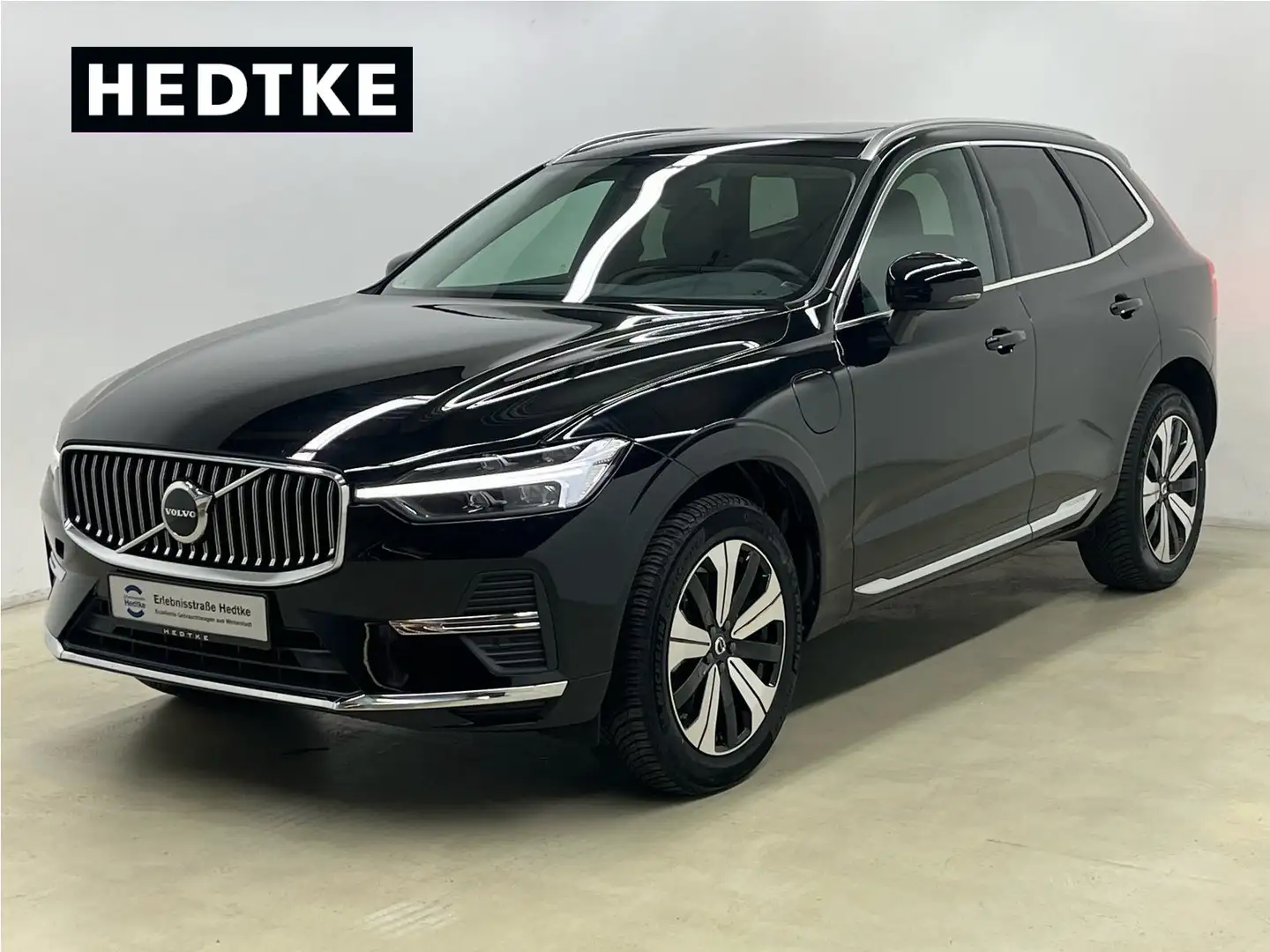Volvo XC60 T6 Recharge AWD Plus Bright 19"+H&K+ACC Czarny - 1