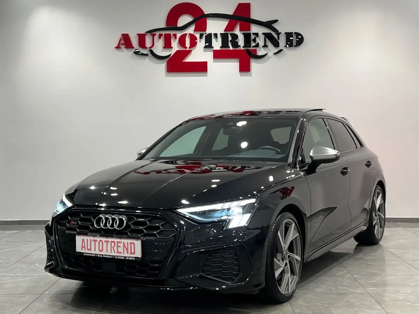 Audi S3 Sportback 2.0 TFSI quattro PANO+HUD+KAM+B&O Černá - 1