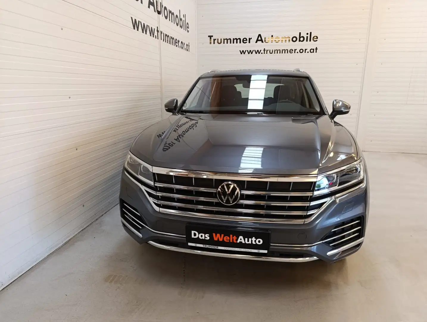 Volkswagen Touareg Elegance TDI 4MOTION Grau - 2