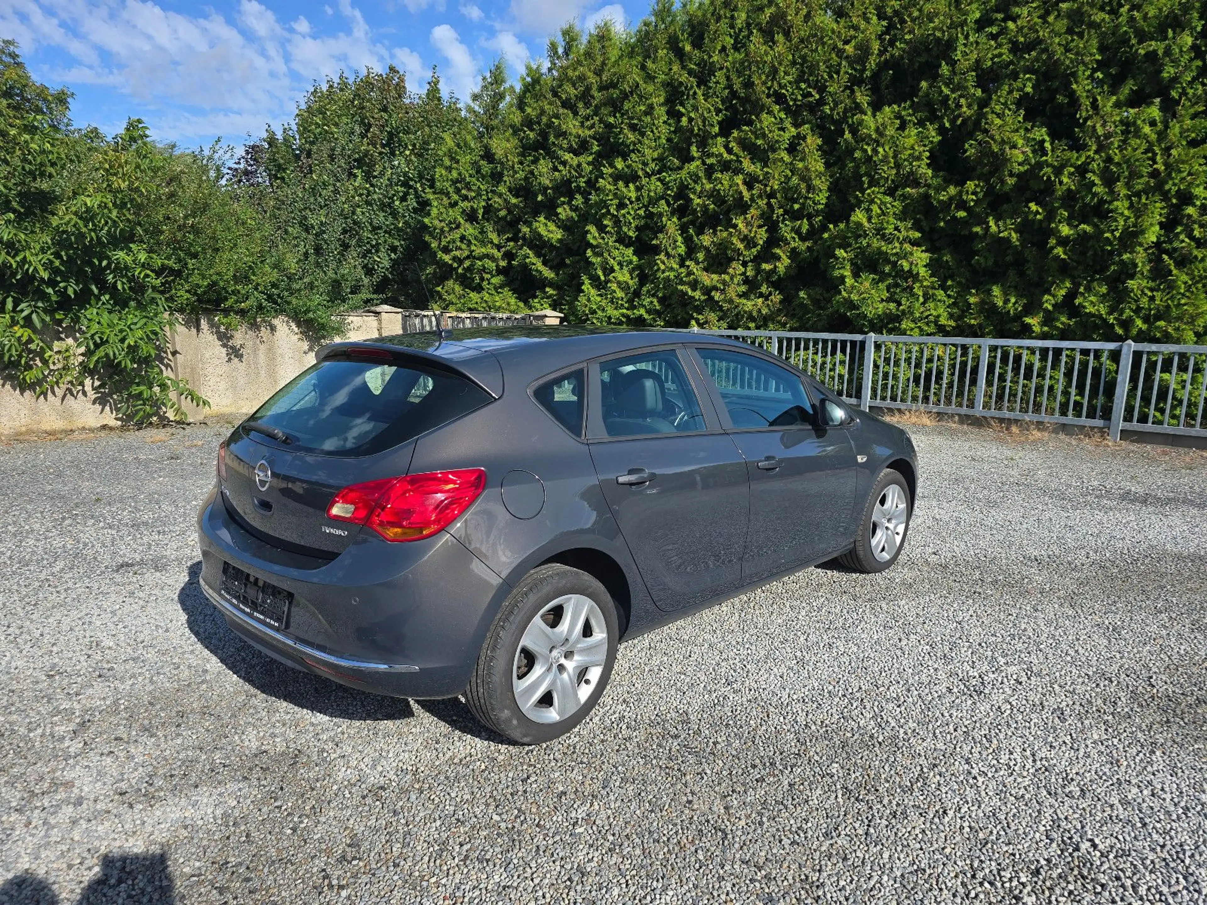 Opel Astra J Lim. 5-trg. Edition TÜV NEU — photo 8