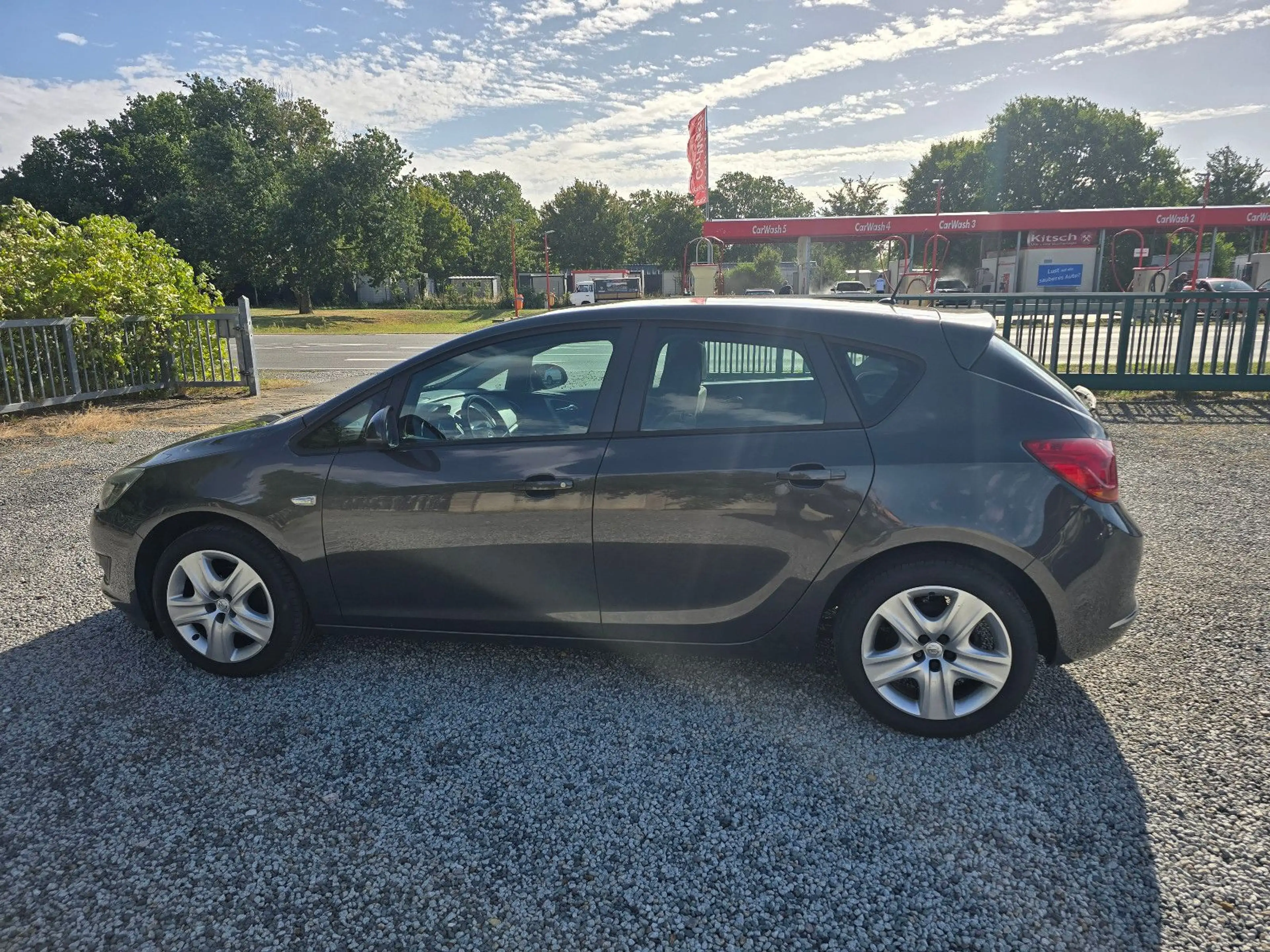 Opel Astra J Lim. 5-trg. Edition TÜV NEU — photo 3