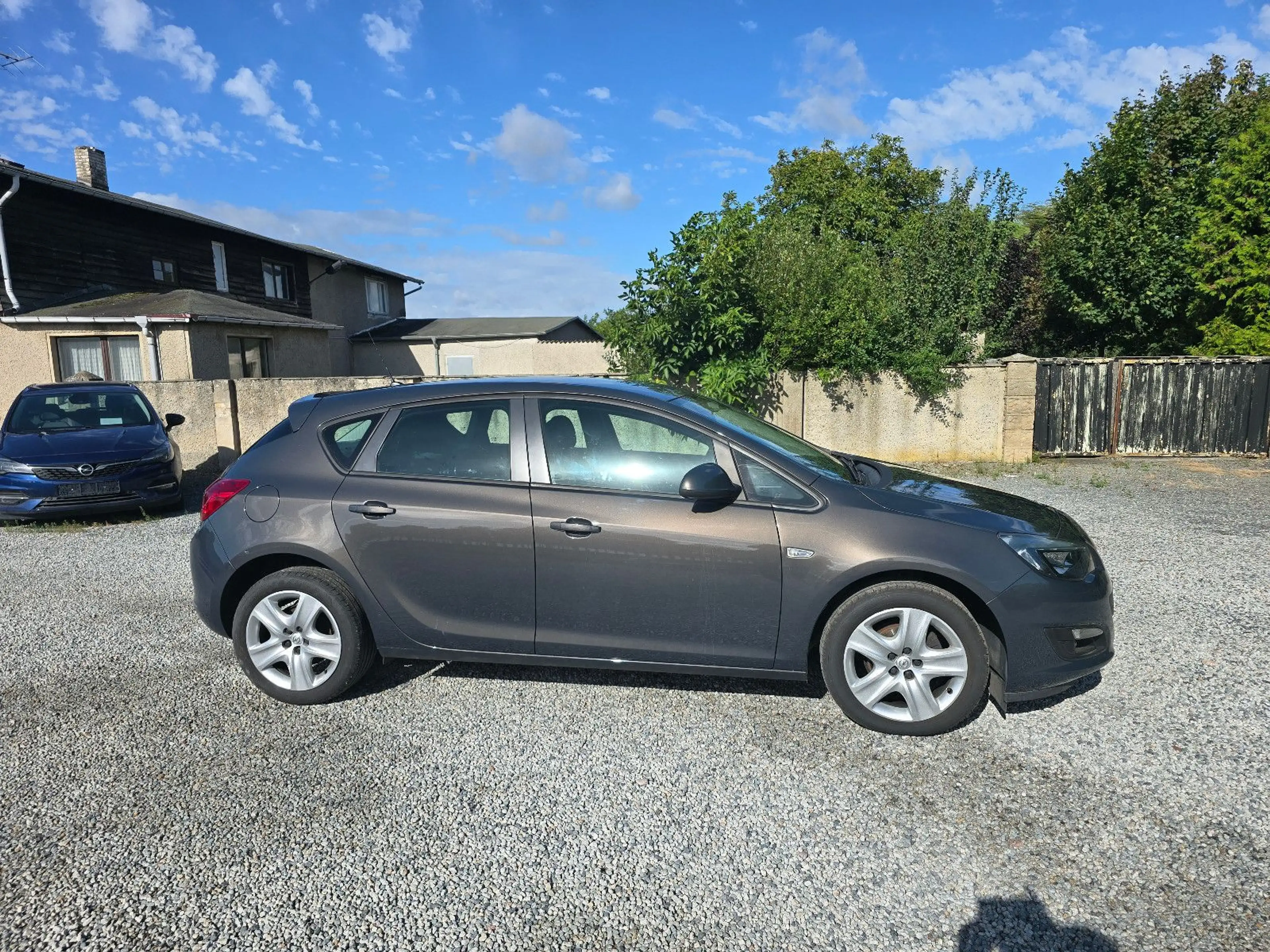 Opel Astra J Lim. 5-trg. Edition TÜV NEU — photo 7