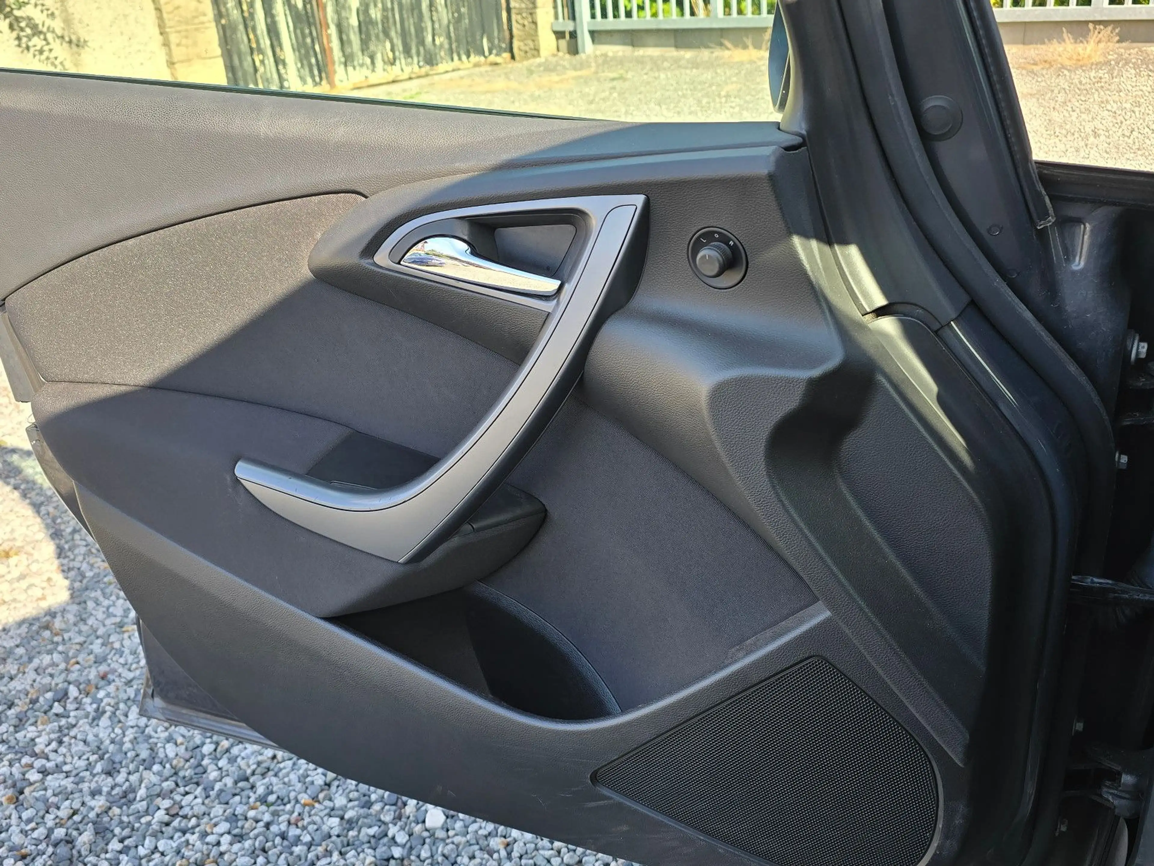 Opel Astra J Lim. 5-trg. Edition TÜV NEU — photo 16