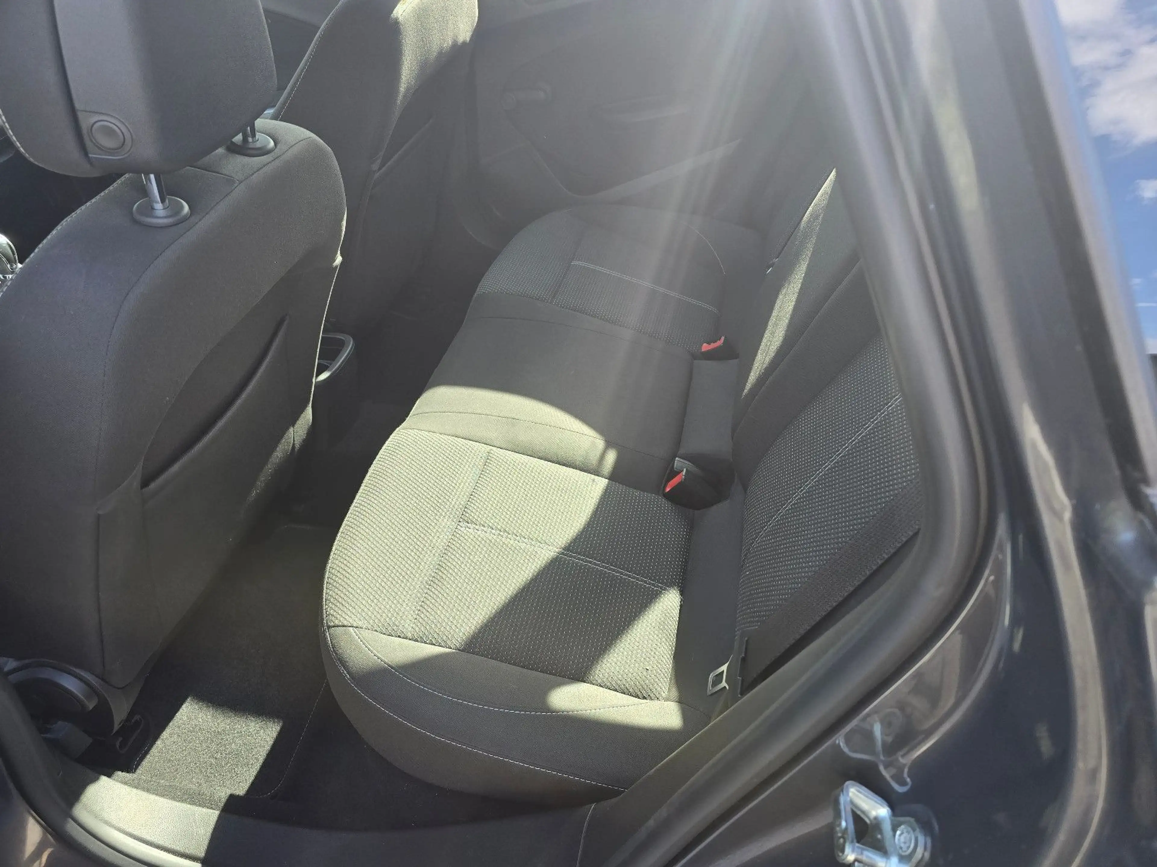 Opel Astra J Lim. 5-trg. Edition TÜV NEU — photo 12
