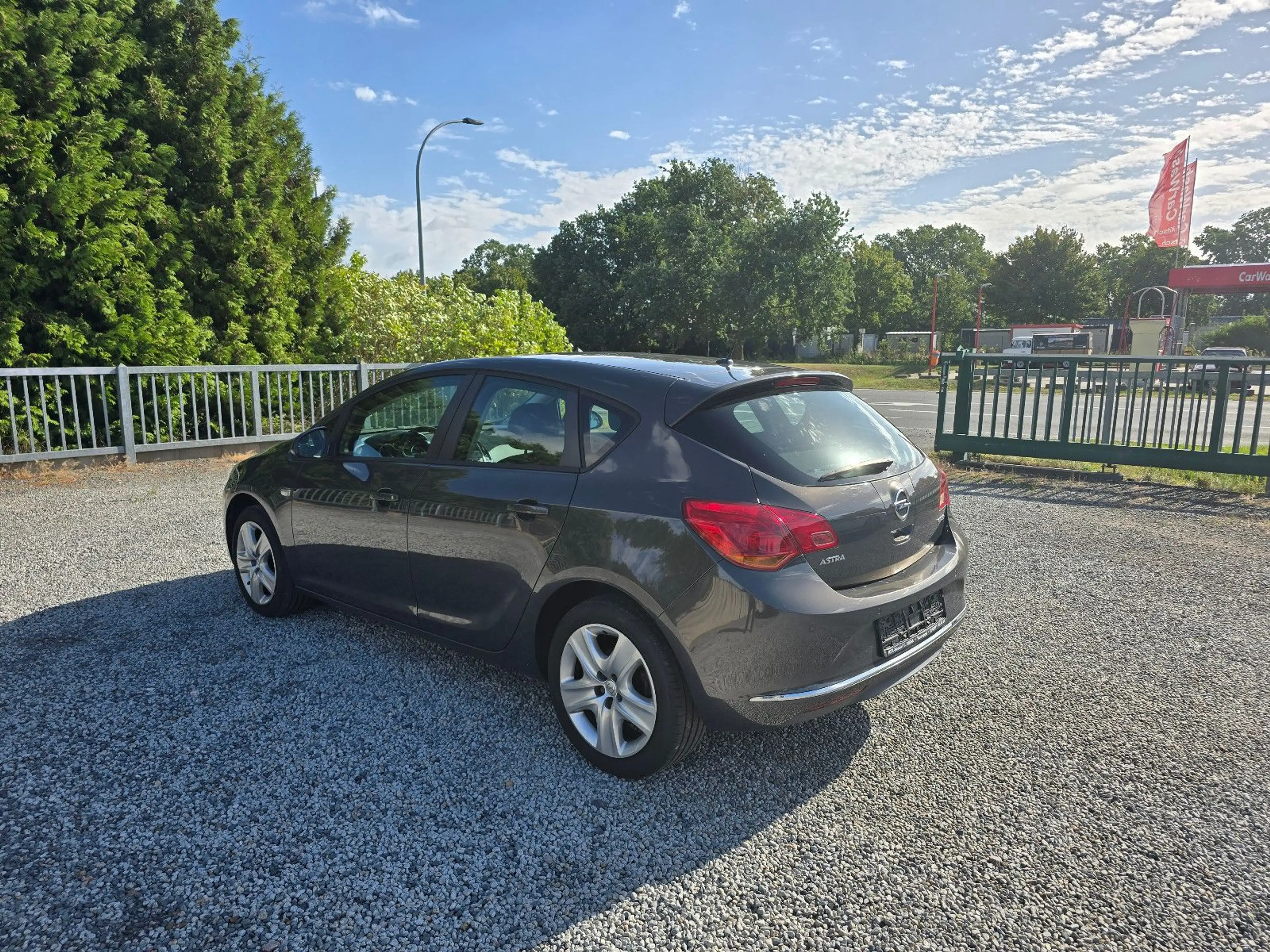 Opel Astra J Lim. 5-trg. Edition TÜV NEU — photo 2