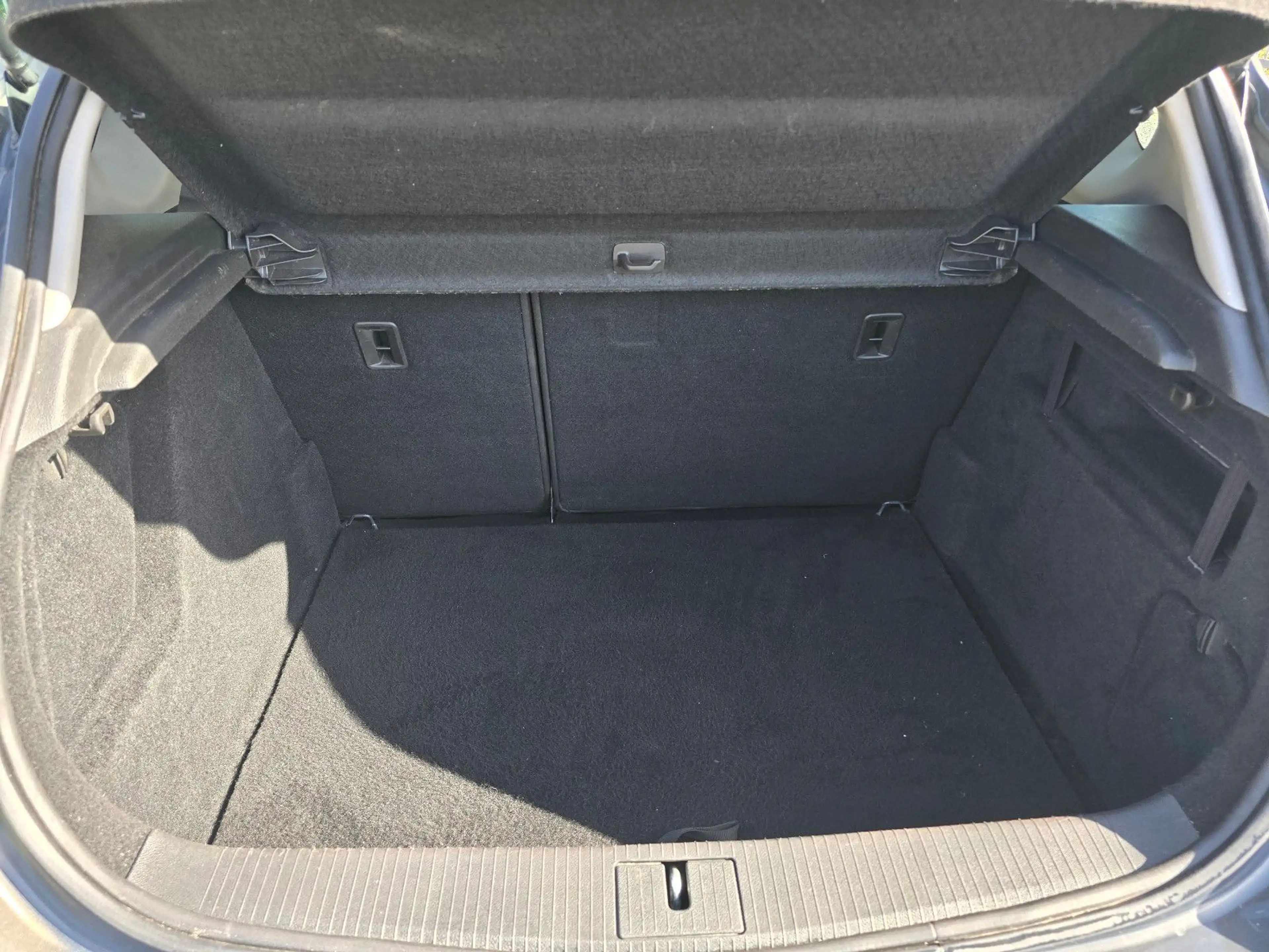 Opel Astra J Lim. 5-trg. Edition TÜV NEU — photo 10