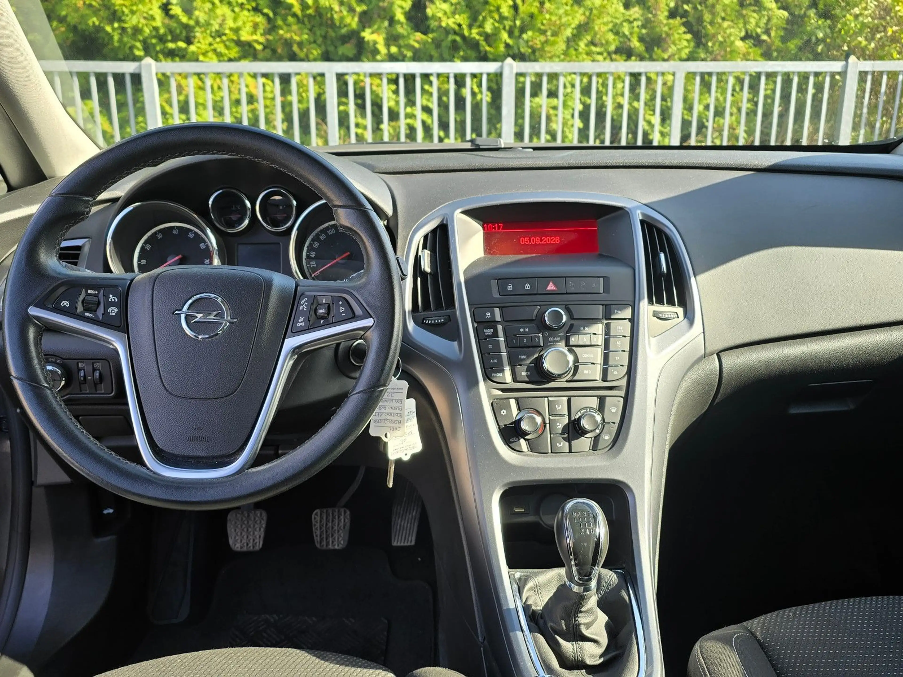 Opel Astra J Lim. 5-trg. Edition TÜV NEU — photo 14