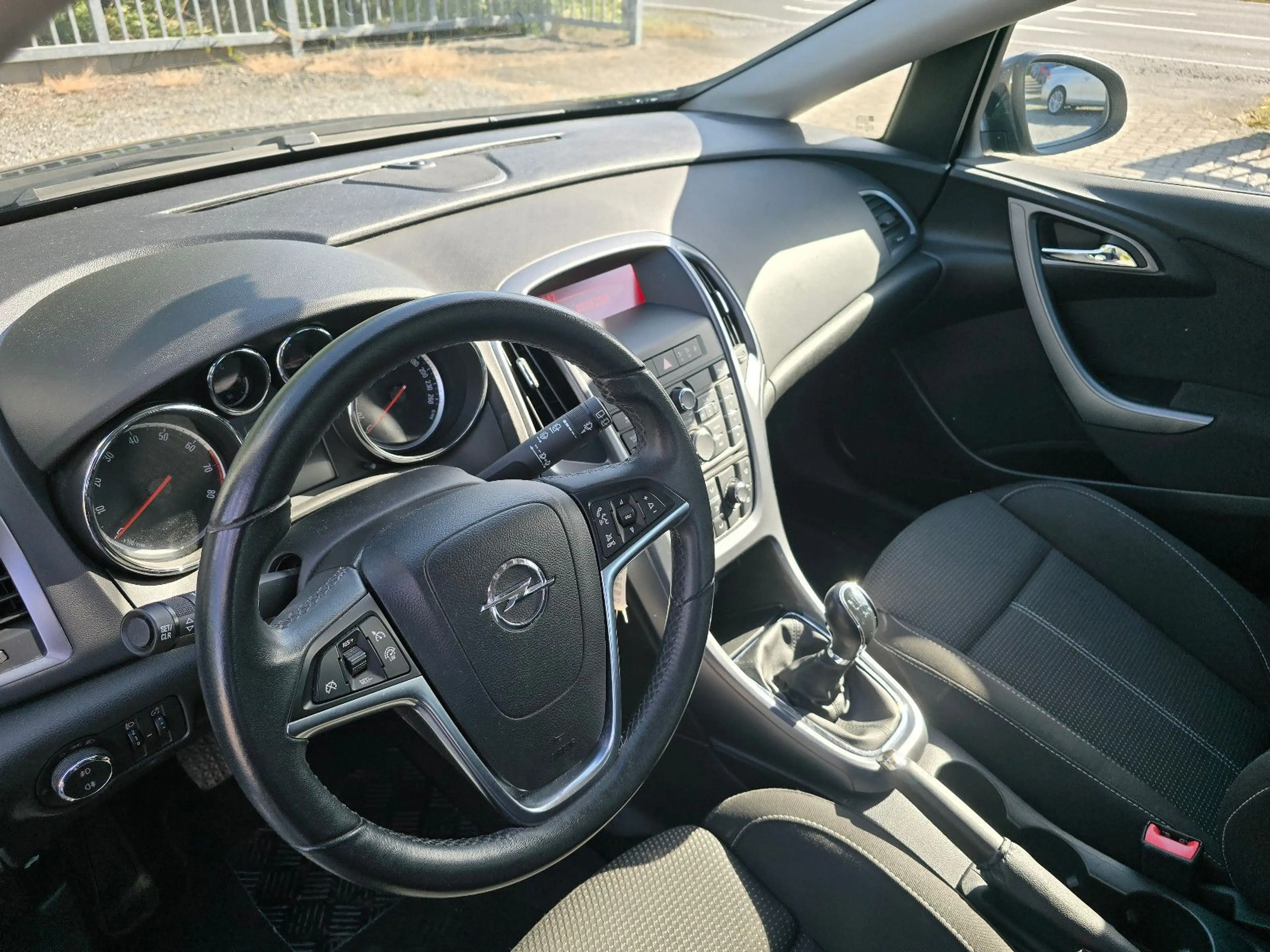 Opel Astra J Lim. 5-trg. Edition TÜV NEU — photo 13