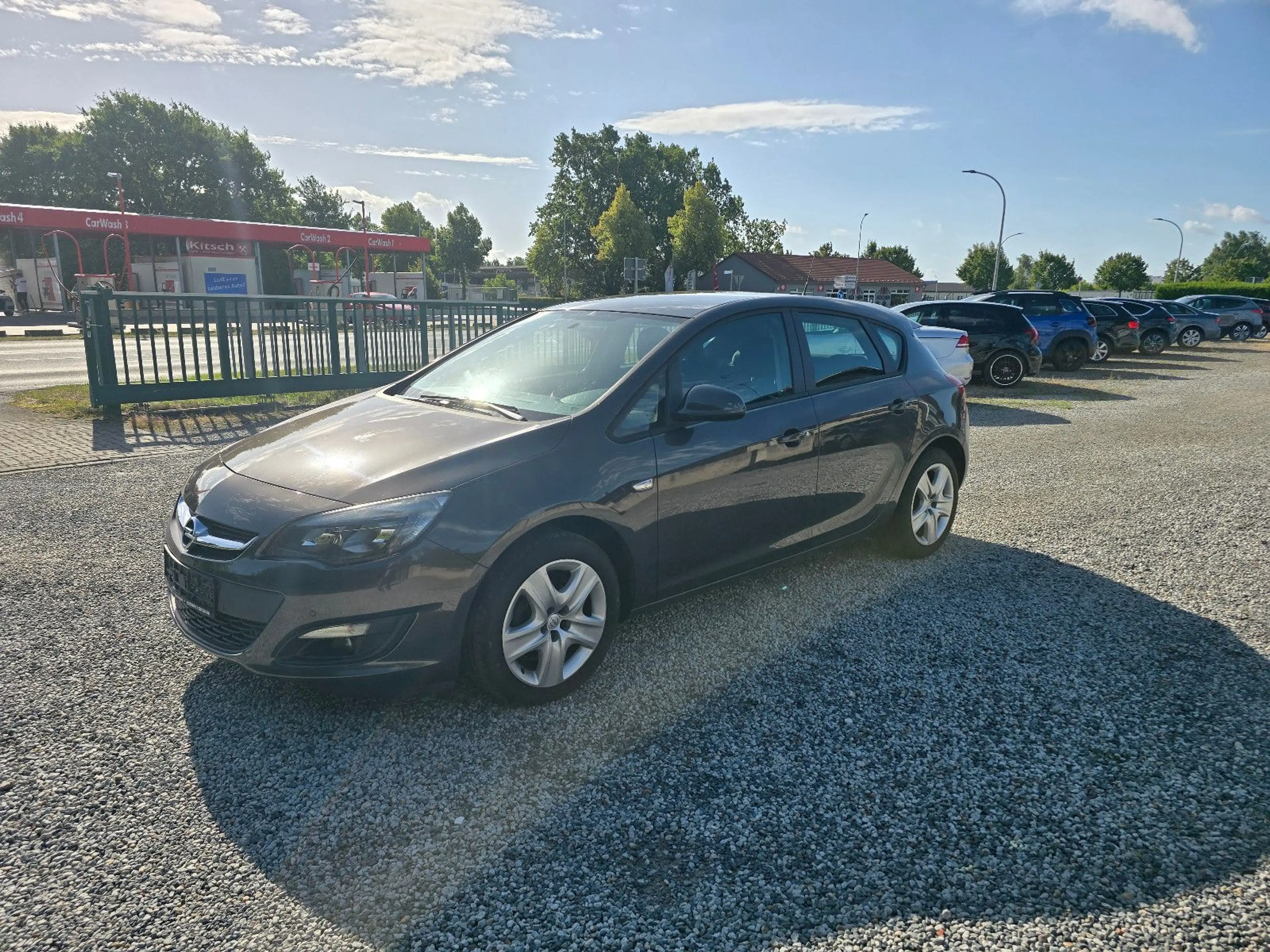 Opel Astra J Lim. 5-trg. Edition TÜV NEU