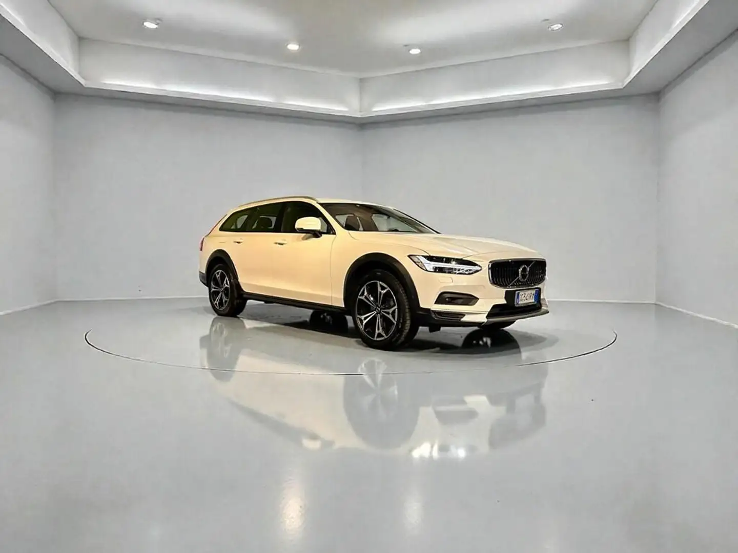 Volvo V90 Cross Country 2.0 B4 Business Pro Awd Auto - 1