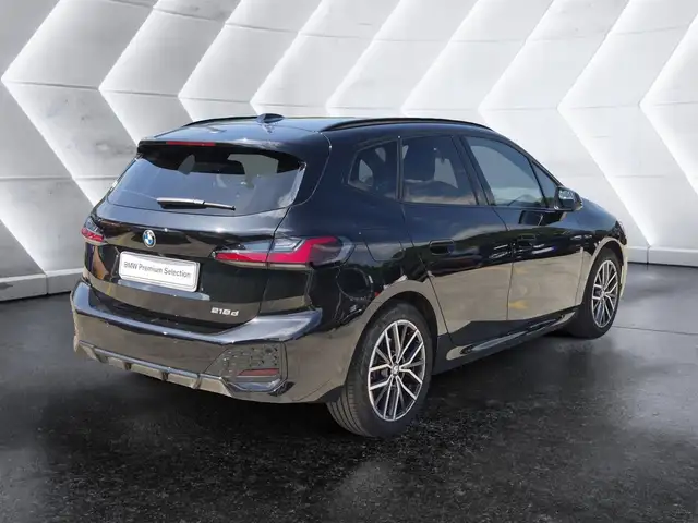 BMW 2 Series view 4