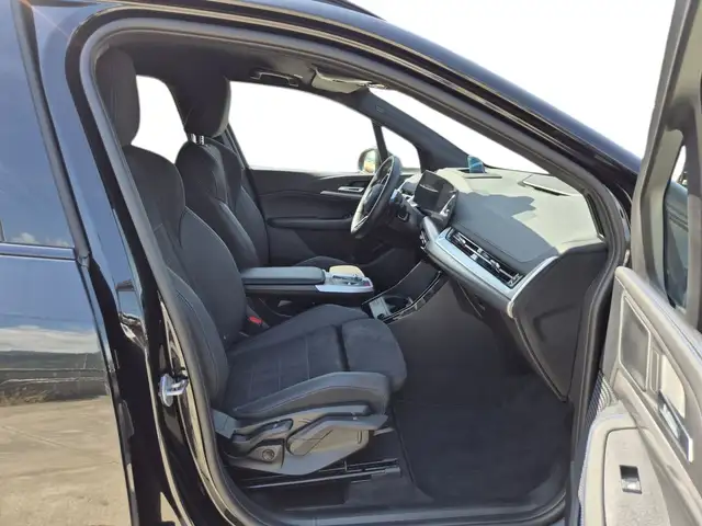 BMW 2 Series view 9
