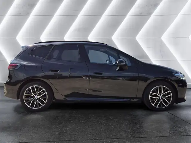 BMW 2 Series view 5
