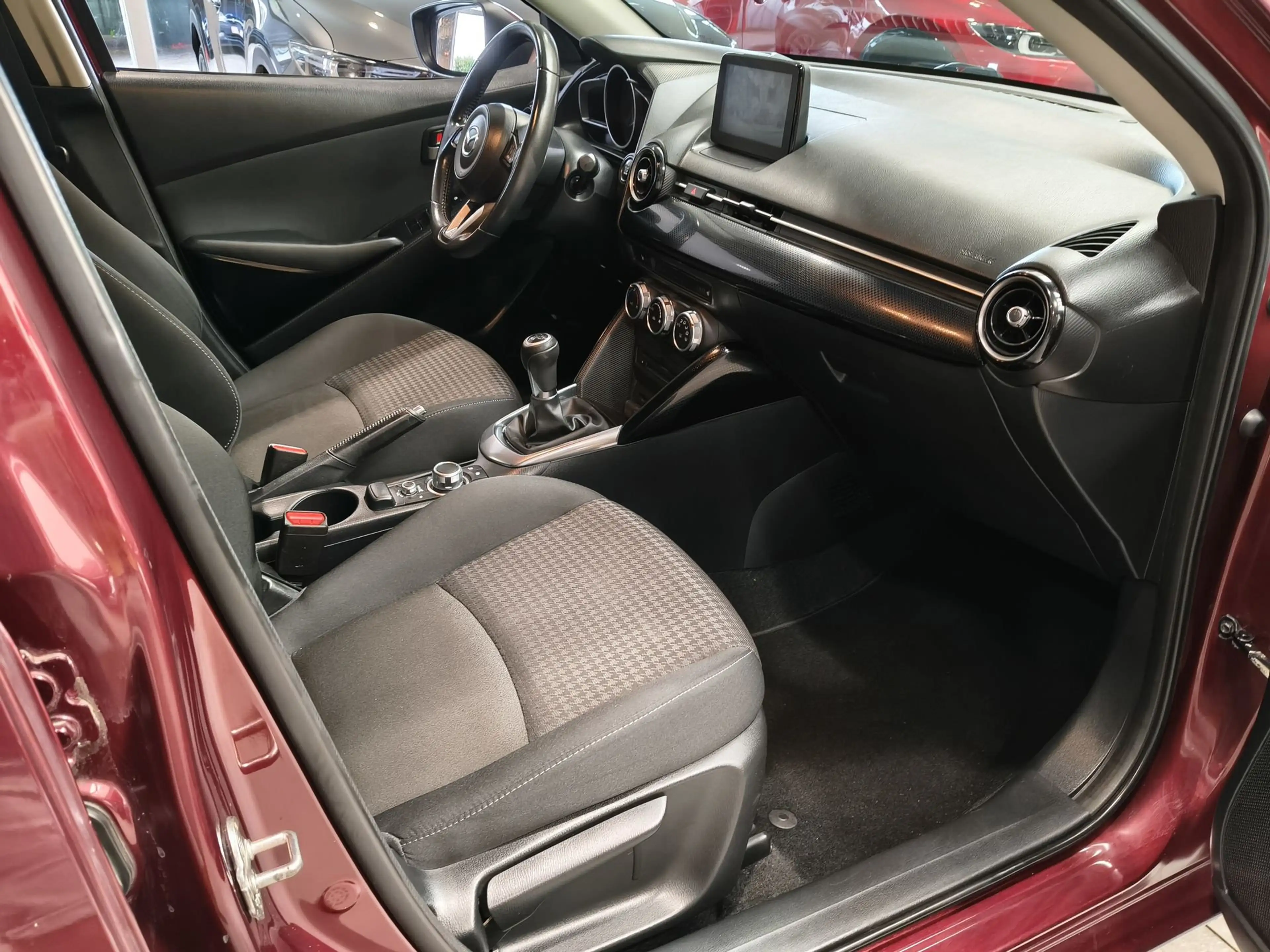 Mazda 2 1.5 SKYACTIV-G Hakoné — photo 11