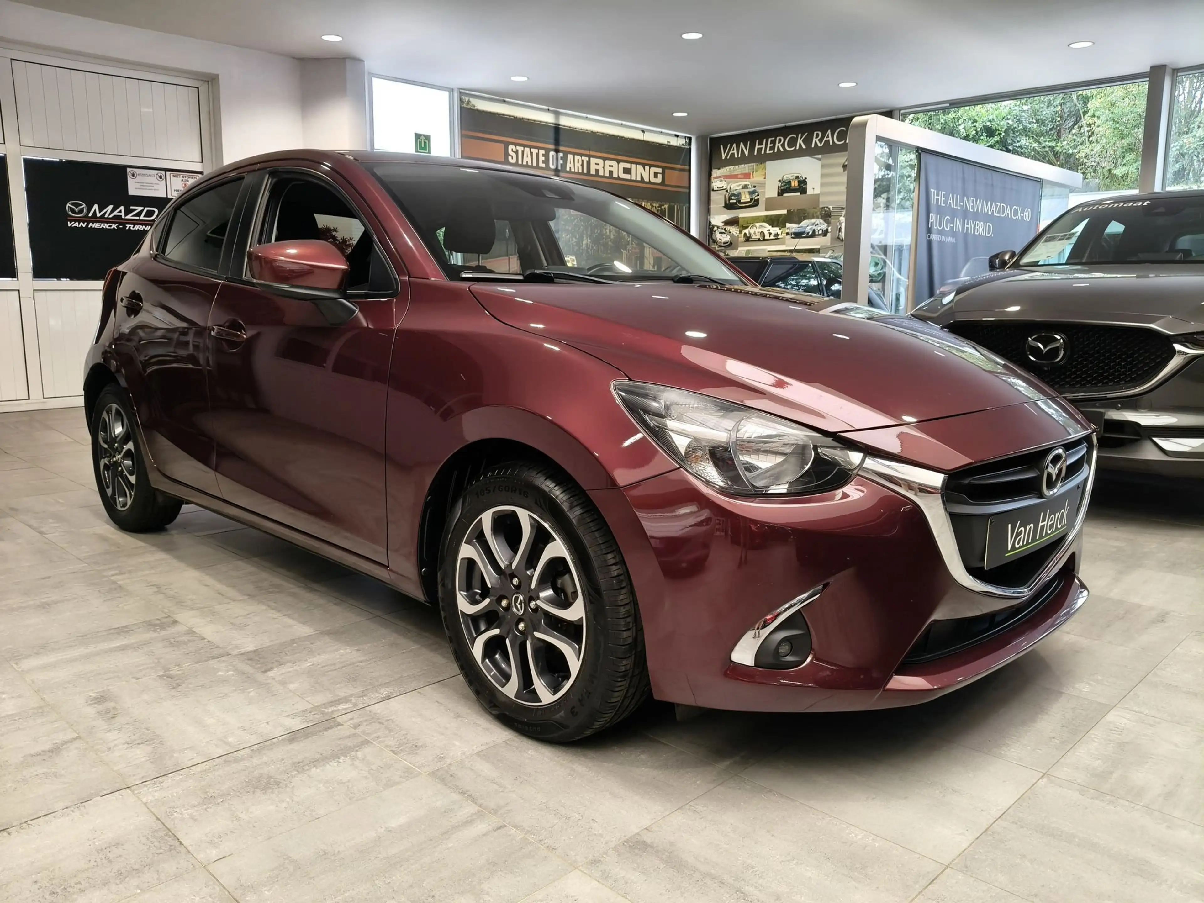 Mazda 2 1.5 SKYACTIV-G Hakoné — photo 6