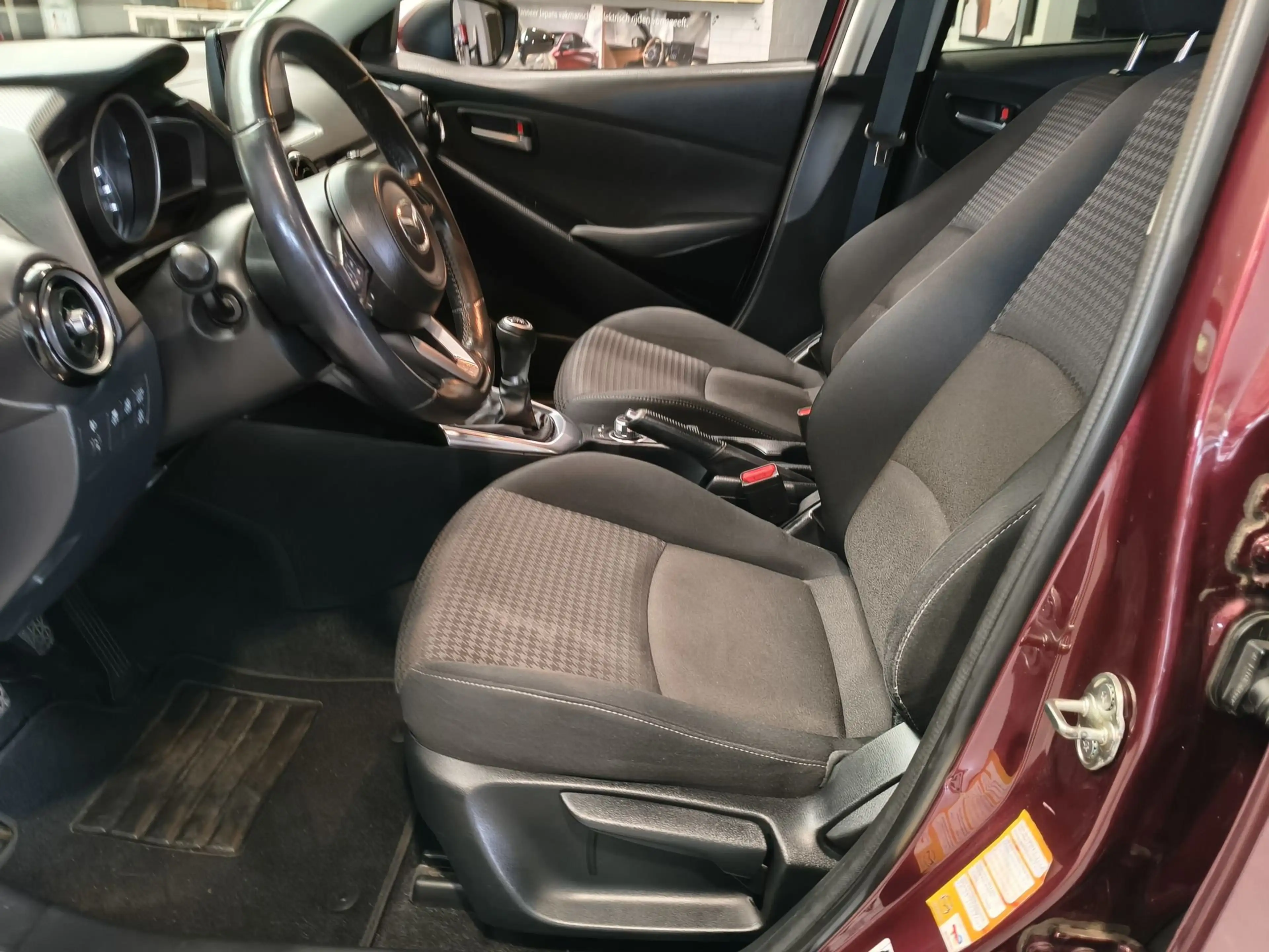 Mazda 2 1.5 SKYACTIV-G Hakoné — photo 10