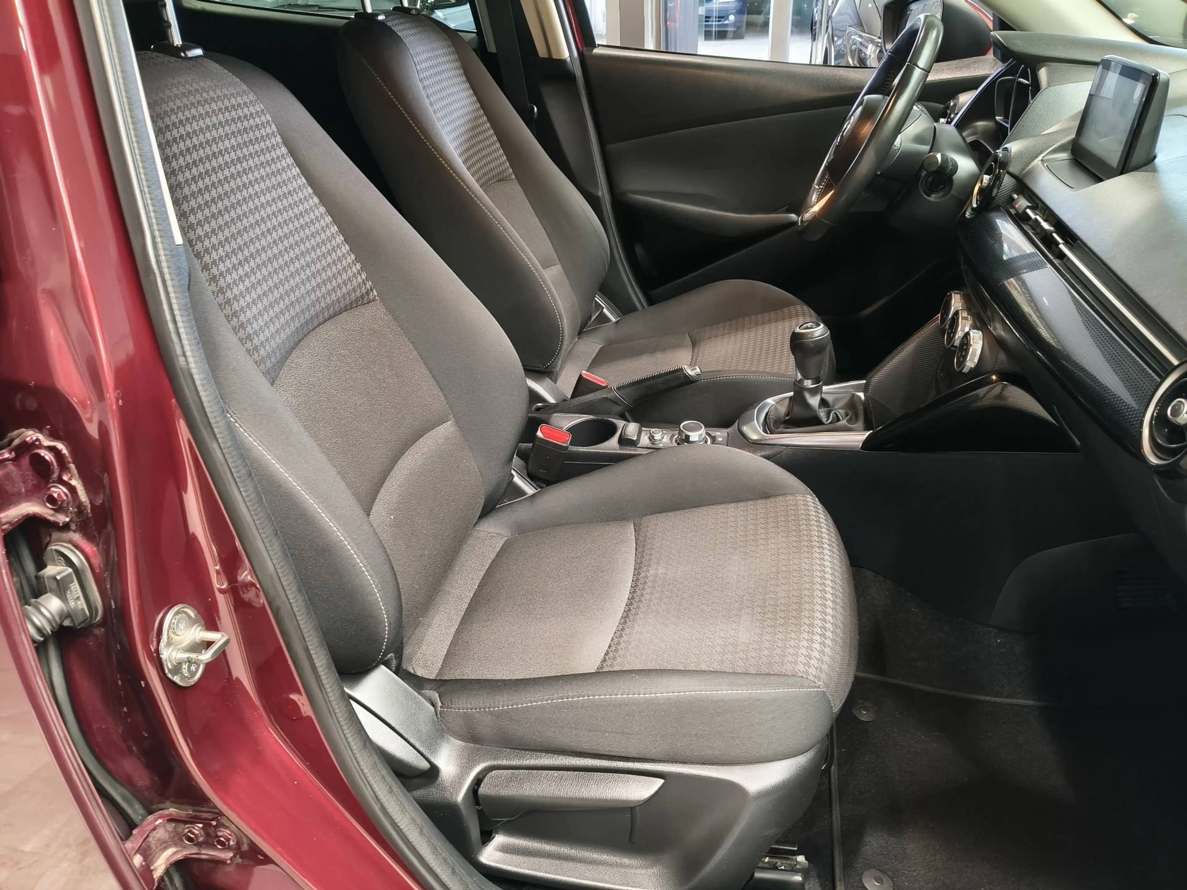 Mazda 2 1.5 SKYACTIV-G Hakoné — photo 12