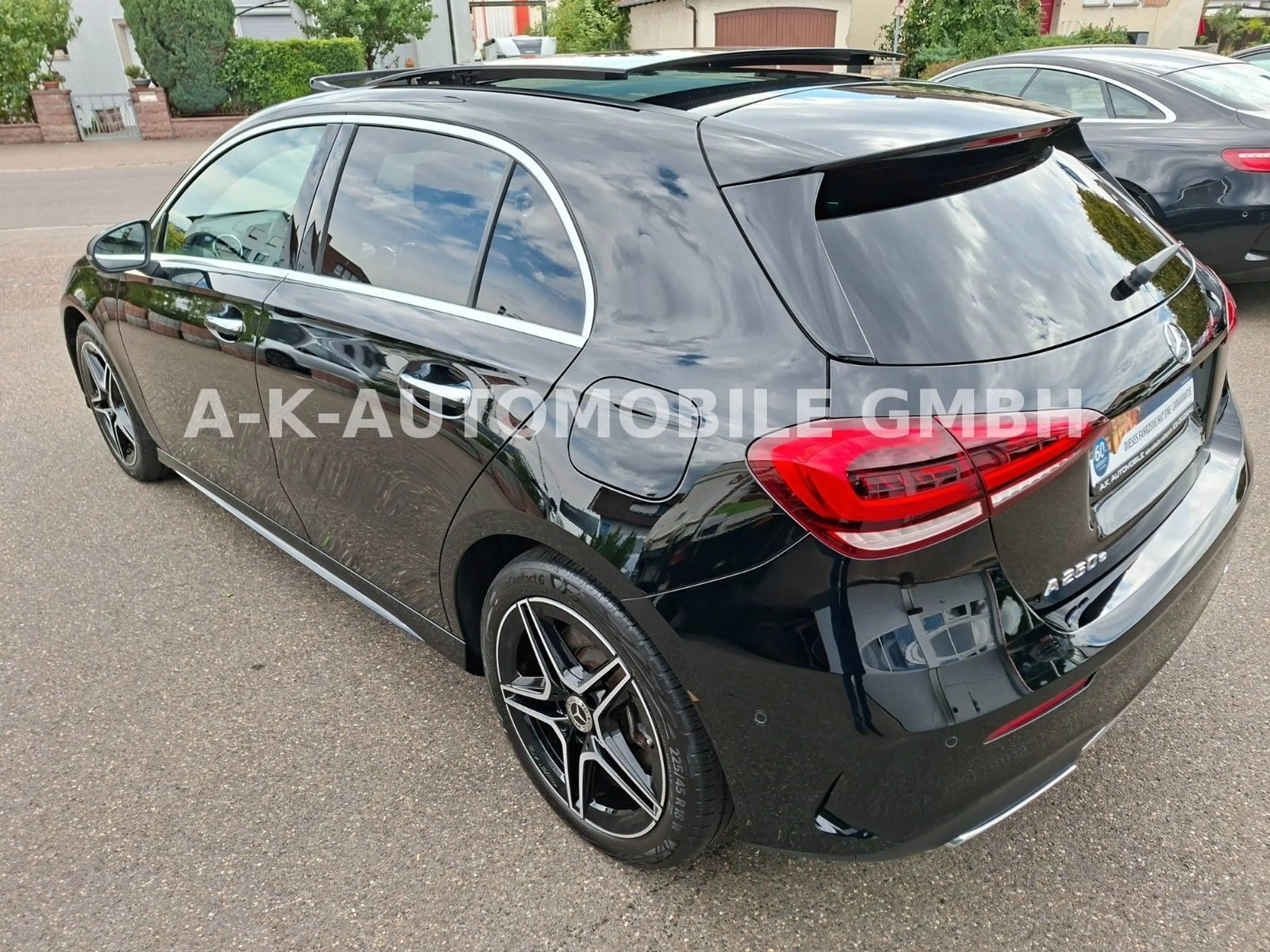 Mercedes-Benz A 250 e AMG Line — photo 7