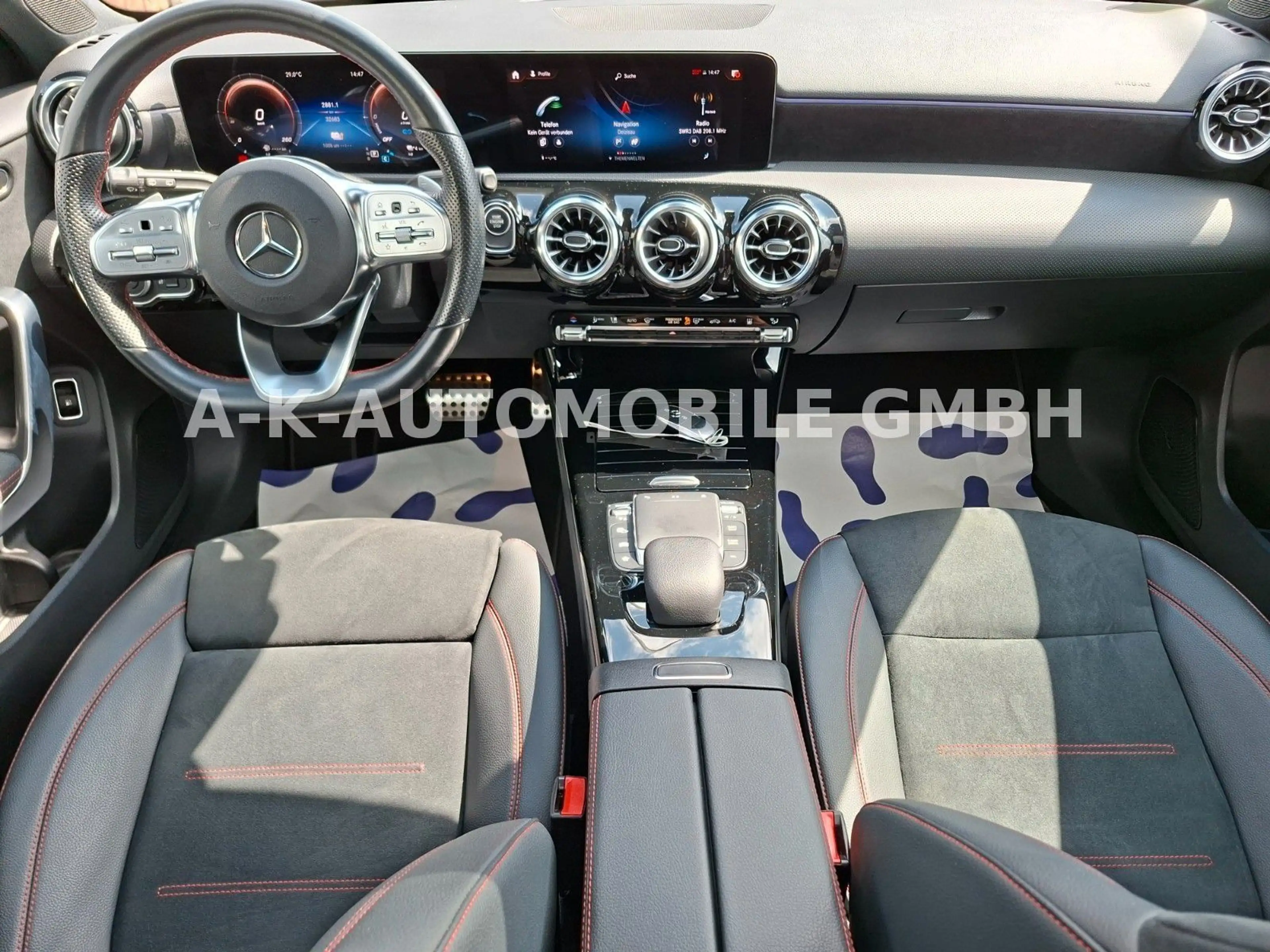 Mercedes-Benz A 250 e AMG Line — photo 13