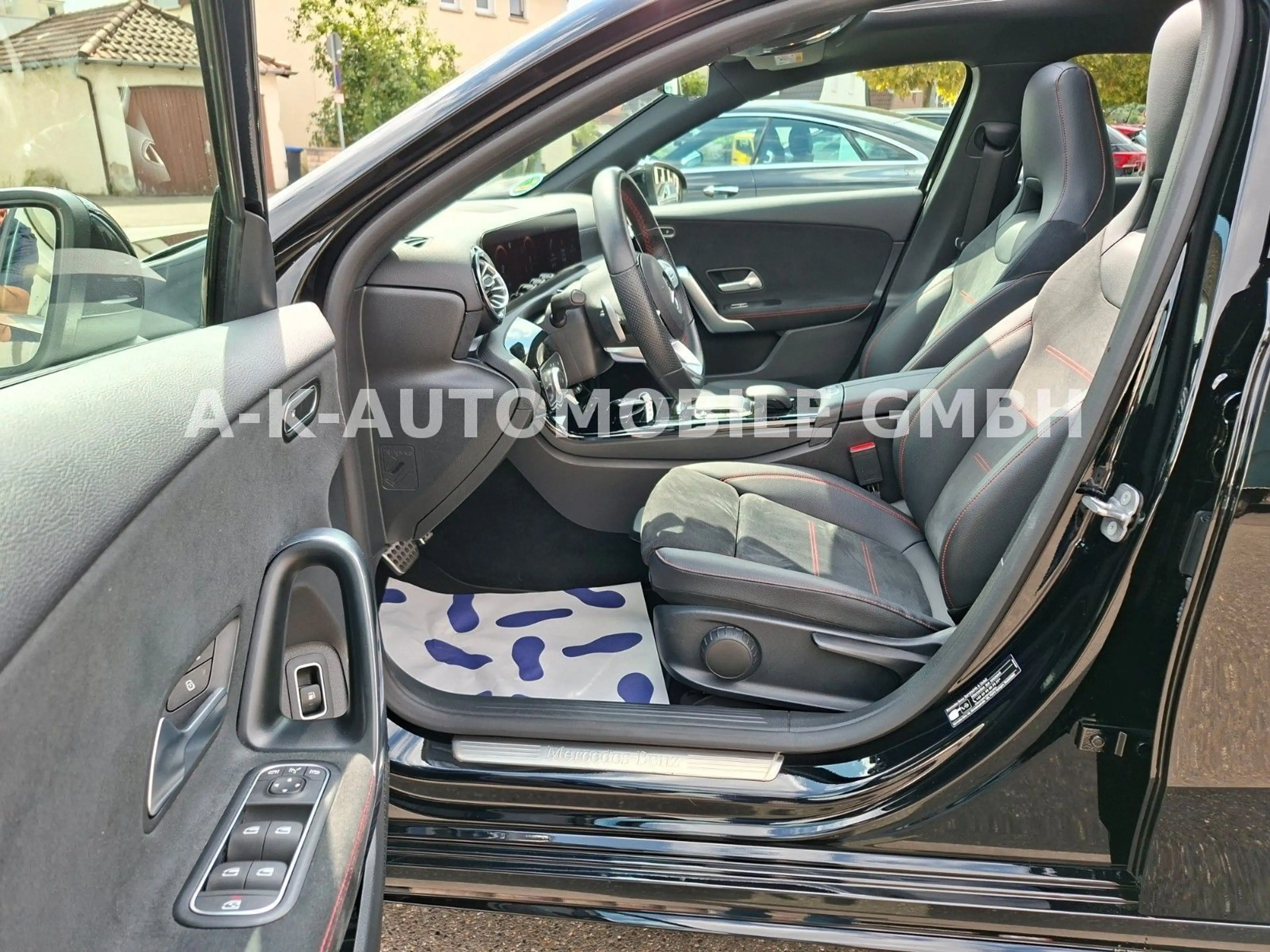 Mercedes-Benz A 250 e AMG Line — photo 14