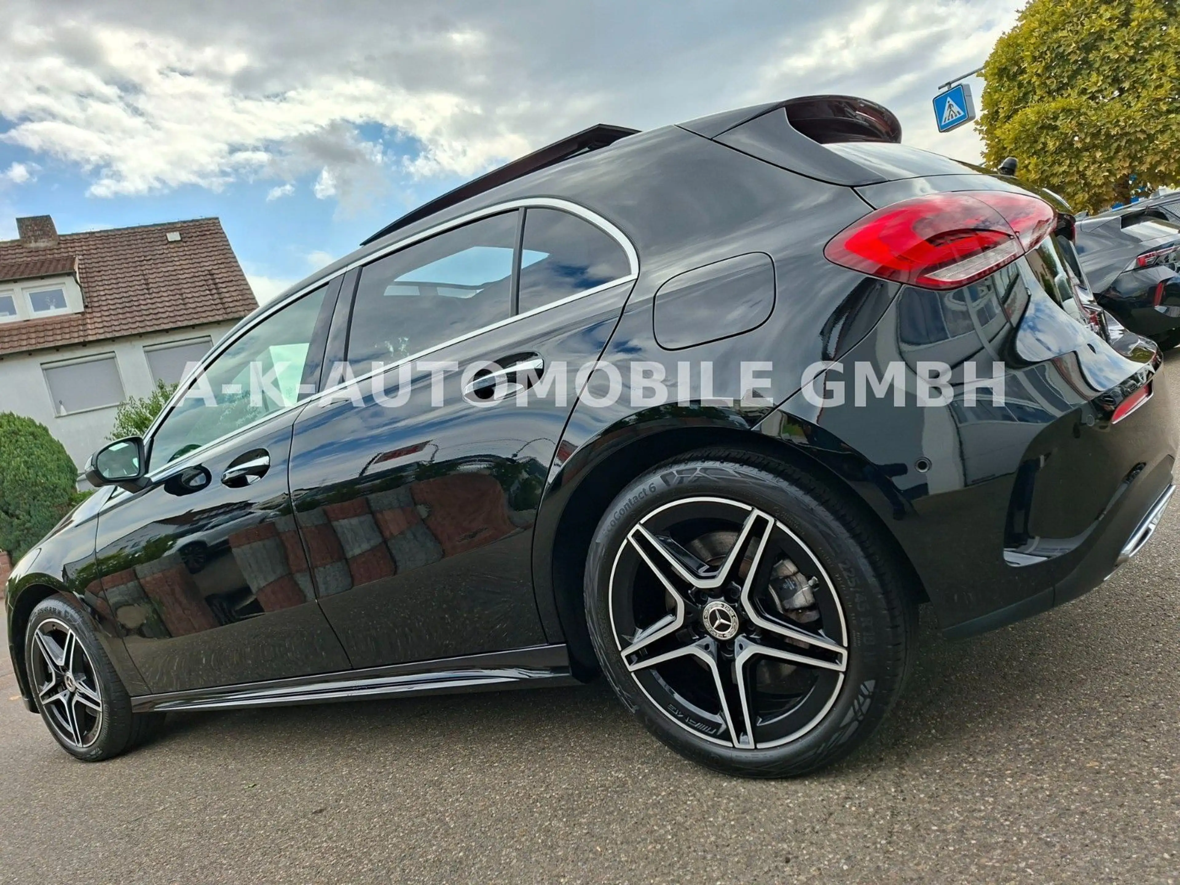 Mercedes-Benz A 250 e AMG Line — photo 8