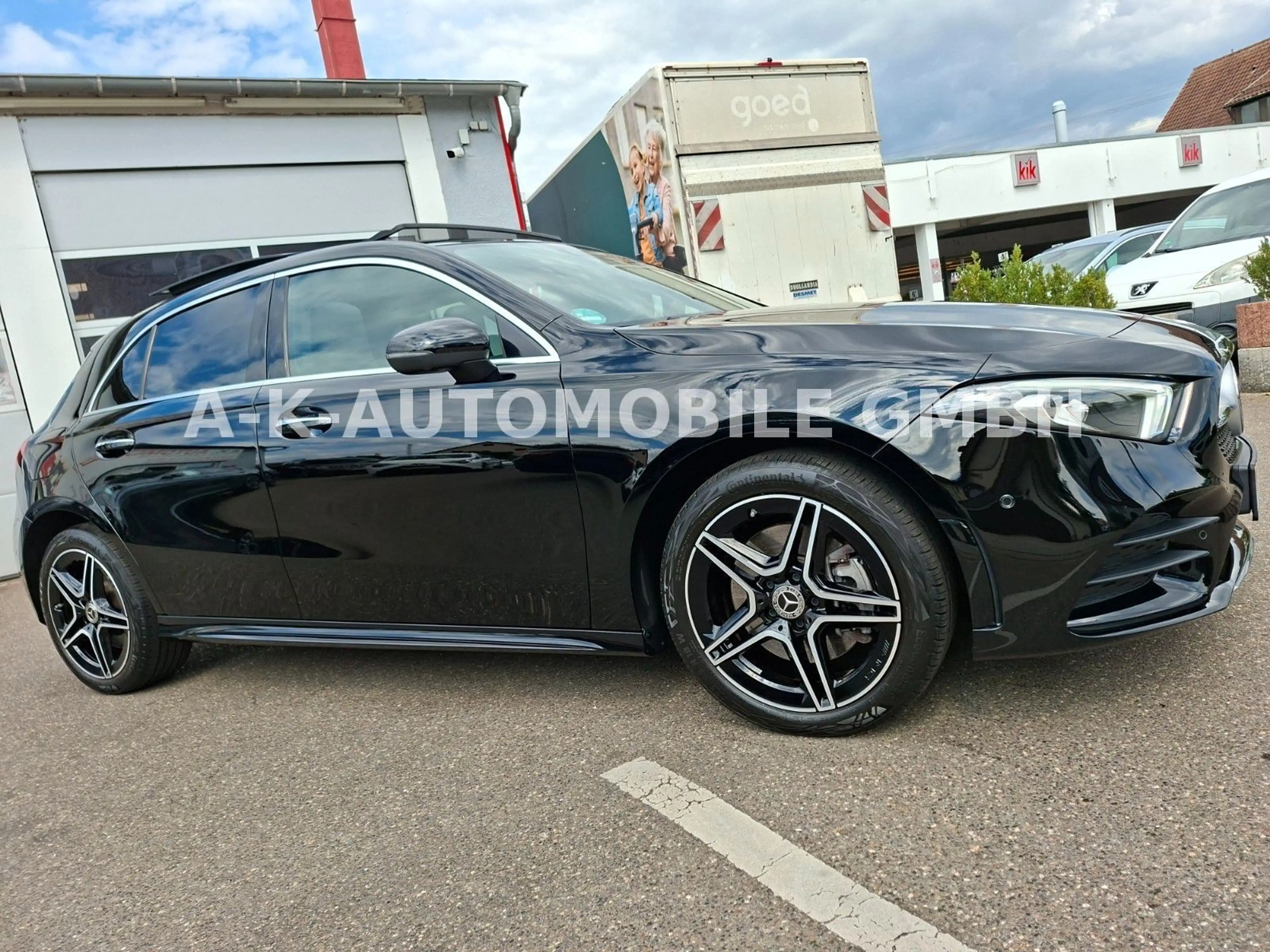 Mercedes-Benz A 250 e AMG Line — photo 12