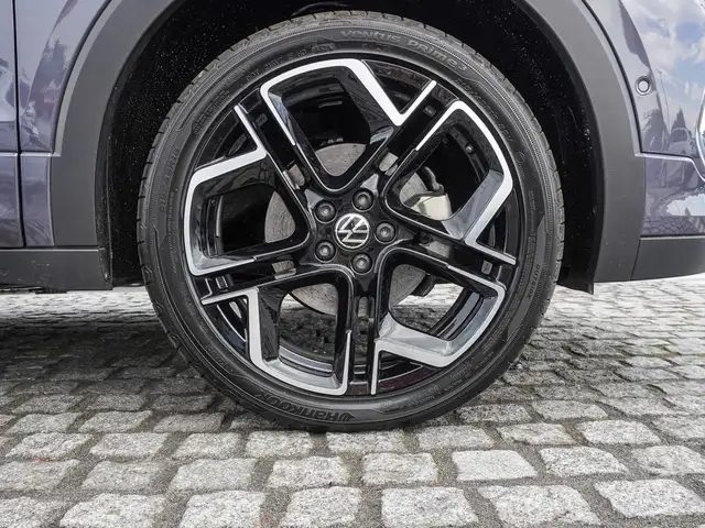 Volkswagen T-Cross view 7