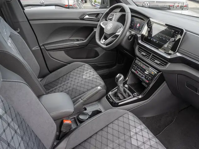 Volkswagen T-Cross view 8