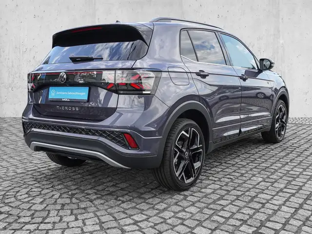 Volkswagen T-Cross view 4