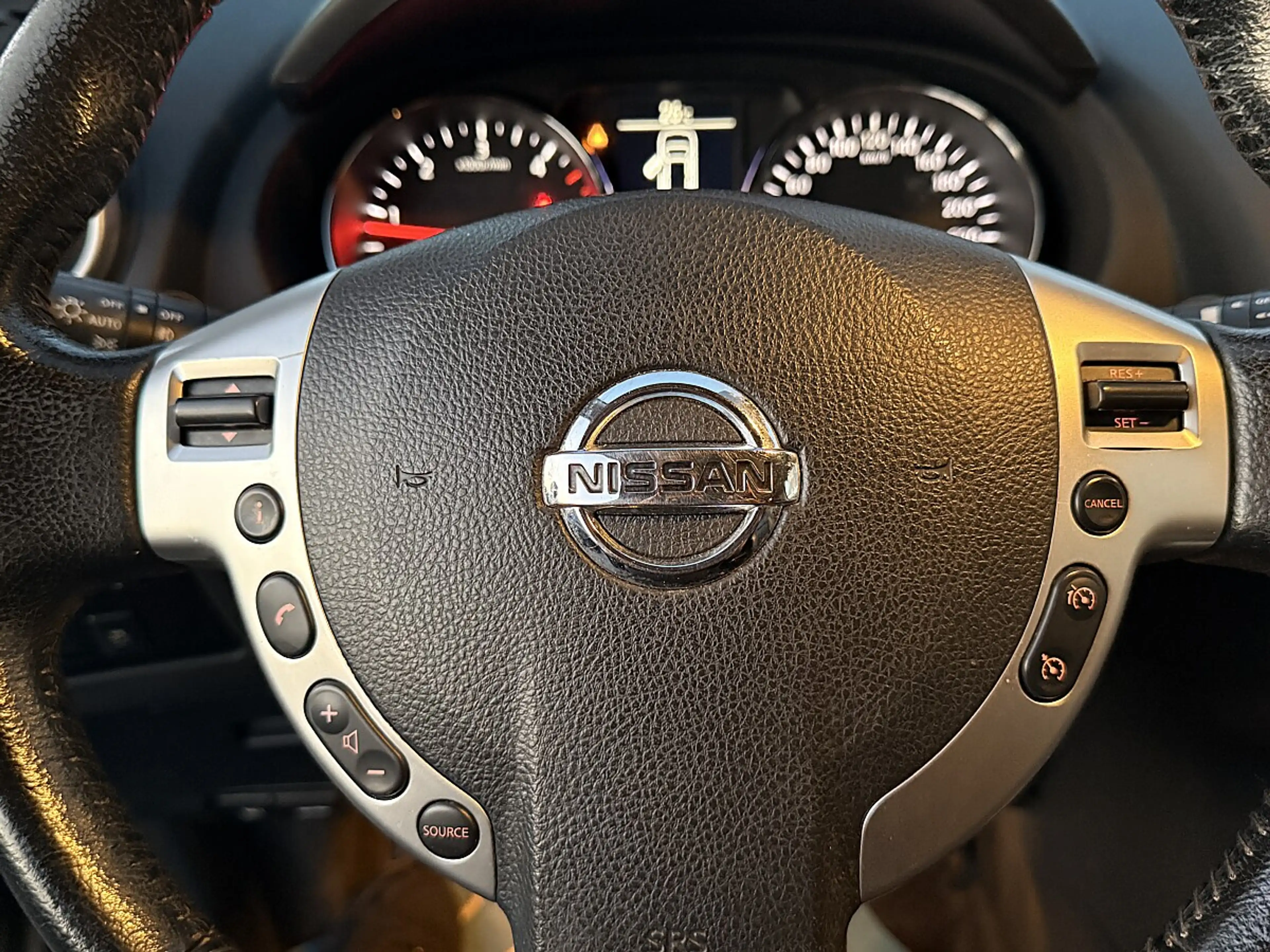 Nissan Qashqai 2.0 dCi DPF tekna 4x4 — photo 14