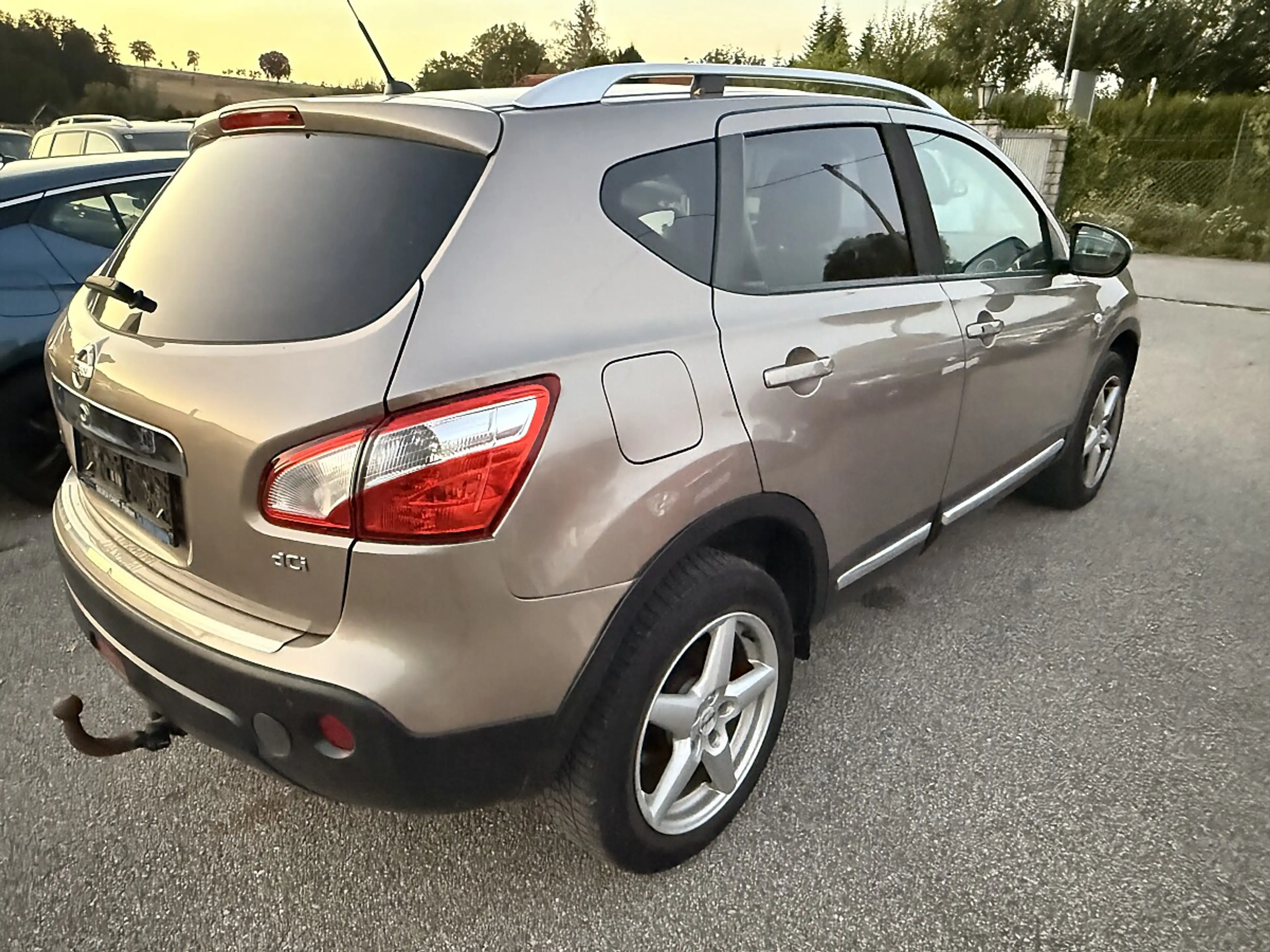 Nissan Qashqai 2.0 dCi DPF tekna 4x4 — photo 7