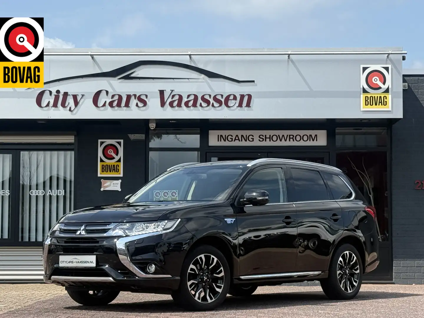 Mitsubishi Outlander 2.0 PHEV Premium 4wd 122 pk plug in hybride automa Negro - 1