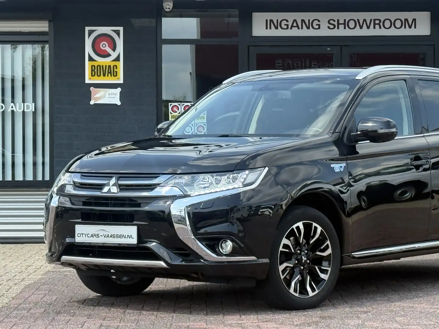 Mitsubishi Outlander 2.0 PHEV Premium 4wd 122 pk plug in hybride automa Negro - 2