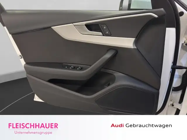 Audi A4 view 13